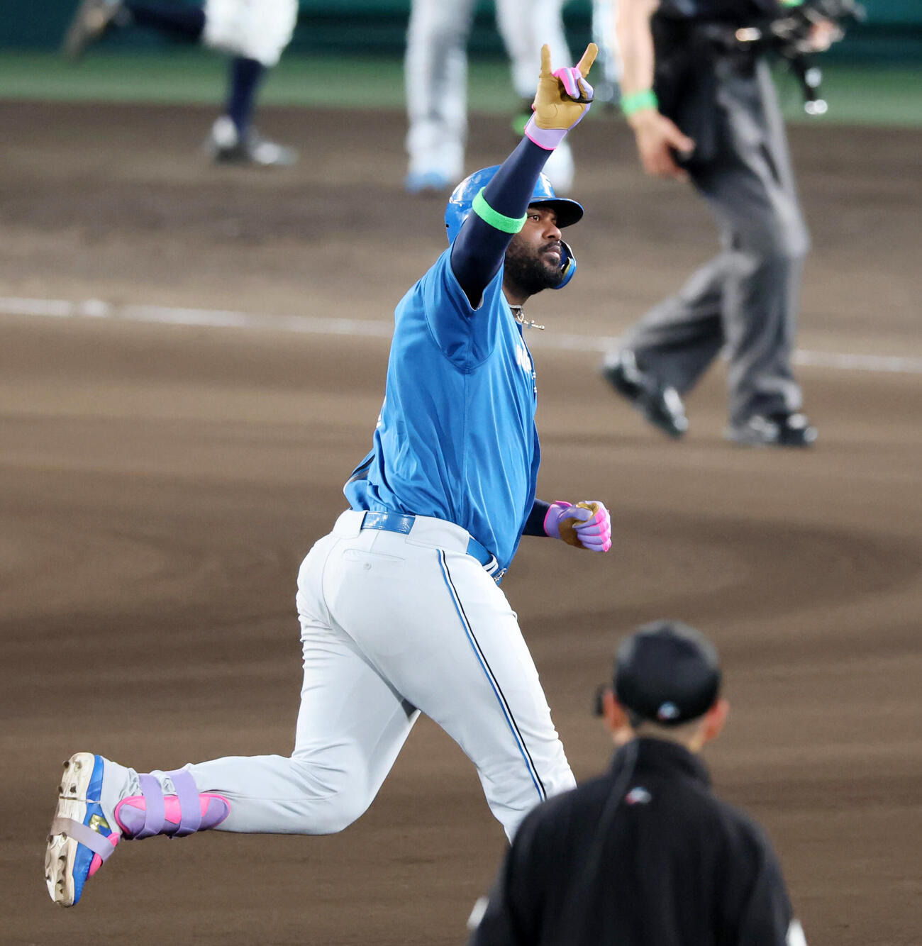 阪神対日本ハム　6回表日本ハム1死、フランミル・レイエスは中越えソロ本塁打を放つ（撮影・加藤哉）2026年5月26日