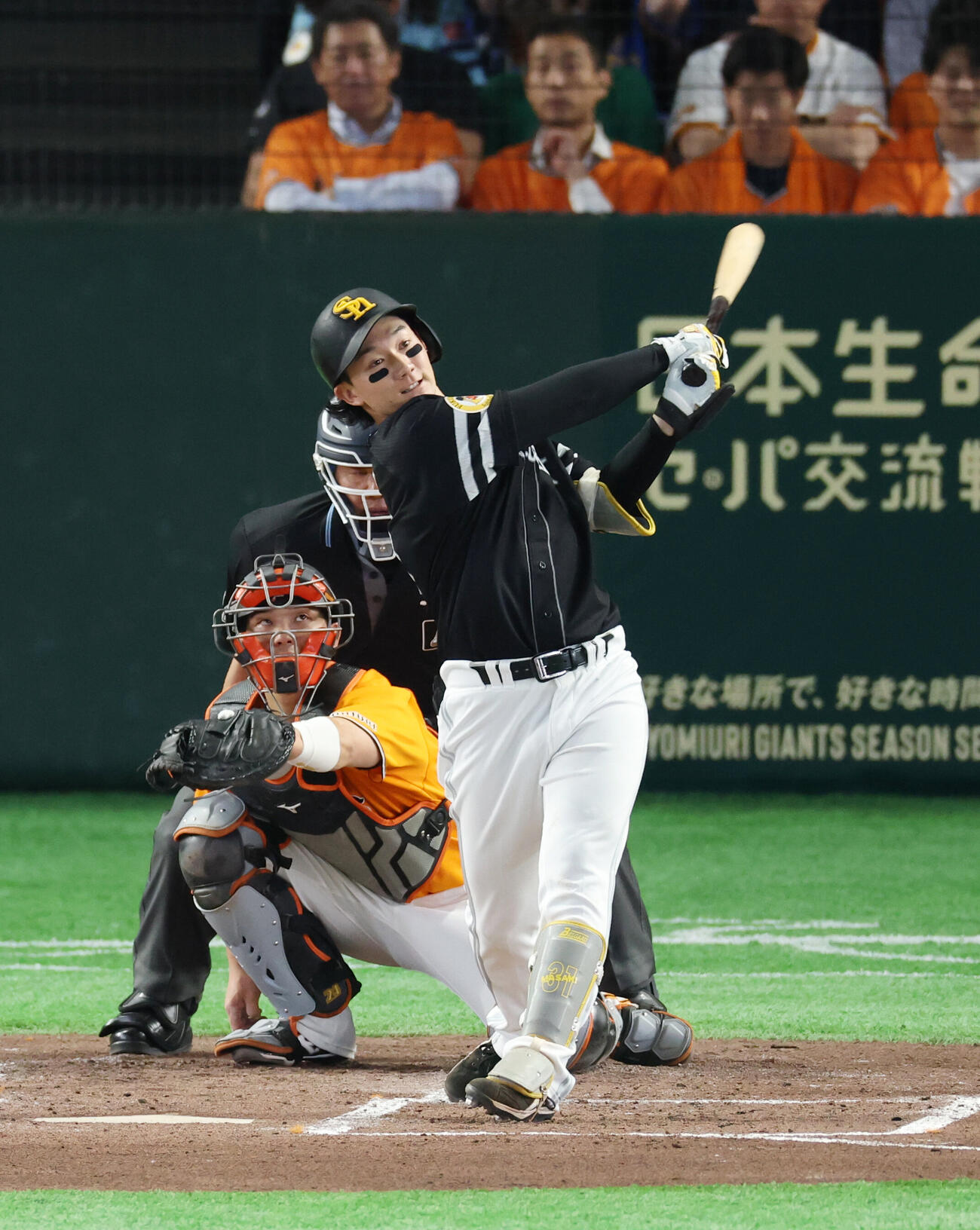 巨人対ソフトバンク　3回表ソフトバンク1死、先制ソロ本塁打を放つ正木智也（撮影・増田悦実）＝2026年5月26日