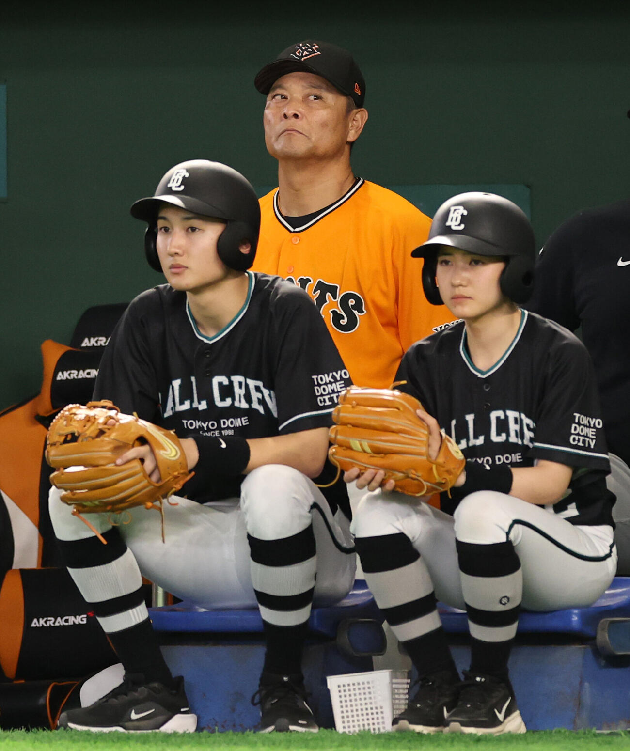 巨人対ソフトバンク　試合をみつめる橋上秀樹監督代行（撮影・野上伸悟）＝2026年5月26日