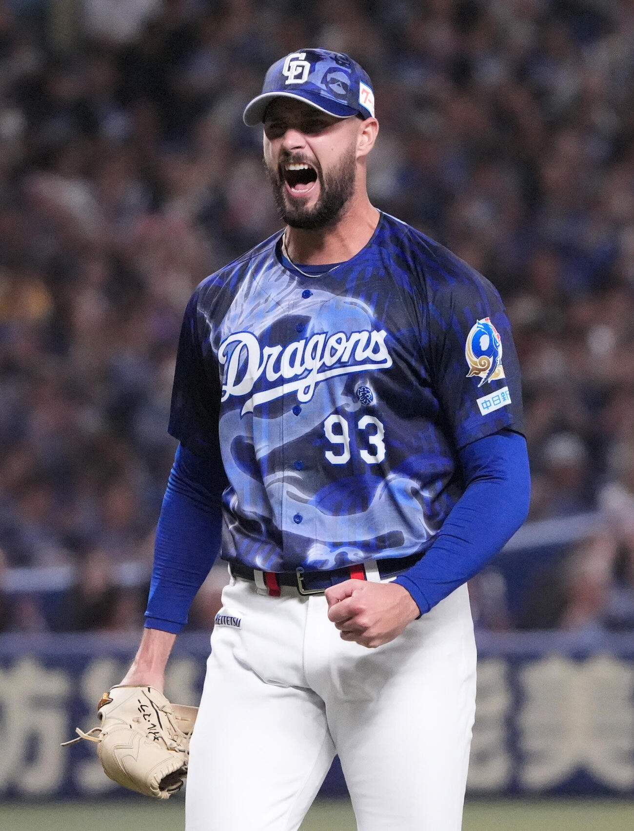プロ野球交流戦中日対楽天　7回表楽天1死一、二塁、太田光を併殺打に打ちとりほえるカイル・マラー（撮影・森本幸一）