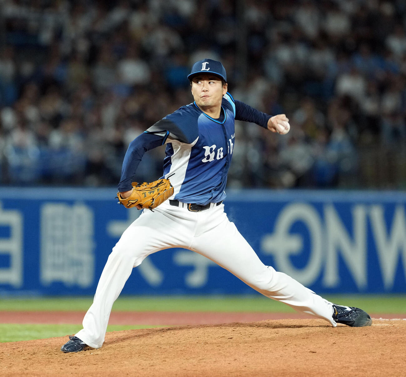 ヤクルト対西武　11回途中からマウンドに上がった西武佐藤隼輔（撮影・たえ見朱実）