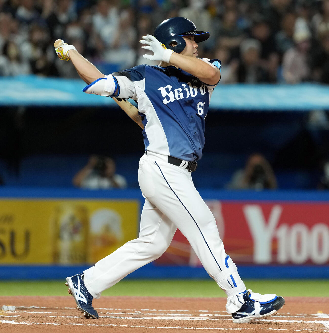 ヤクルト対西武　6回表西武無死、右前打を放つ平良海馬（撮影・たえ見朱実）