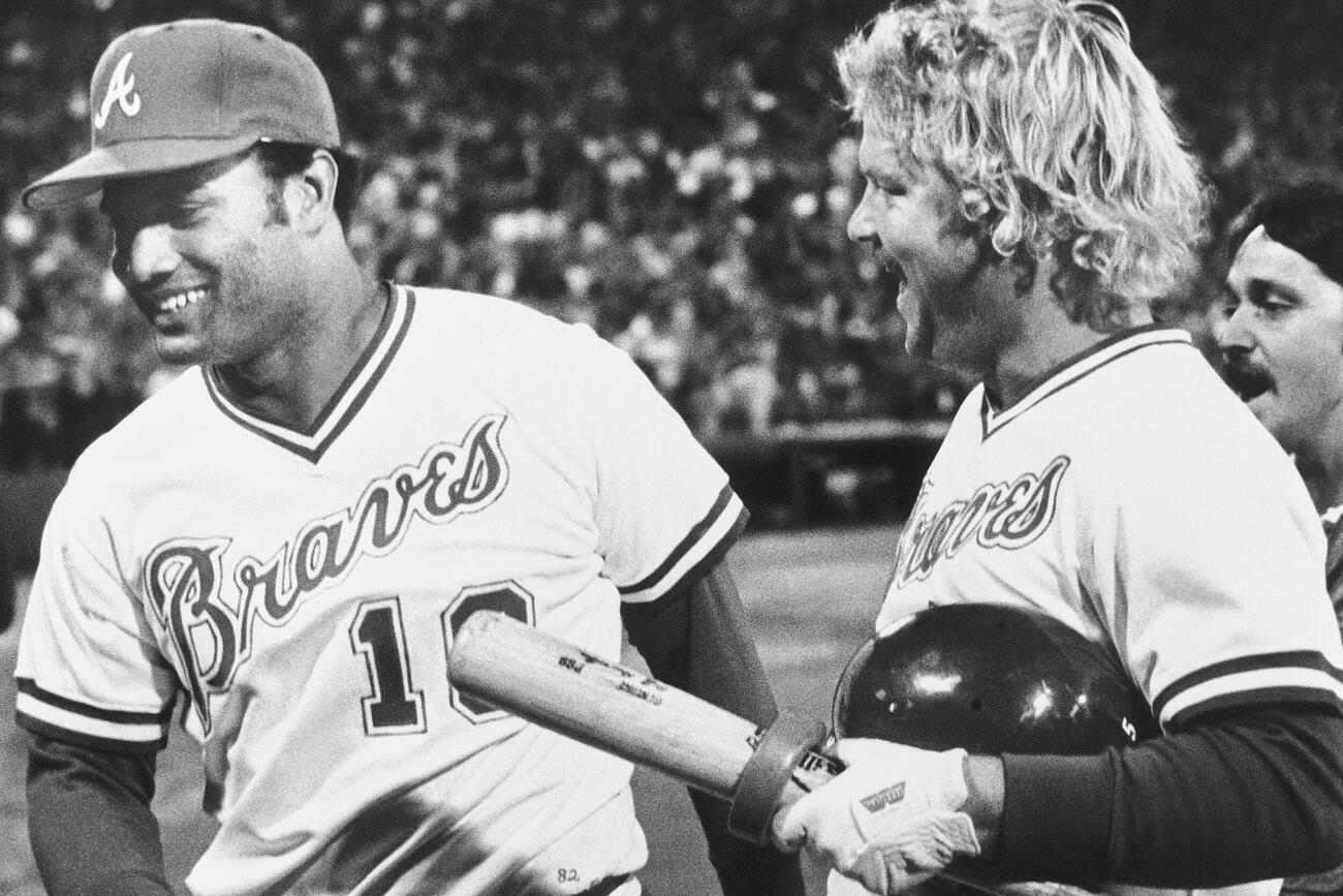 1982年4月　勝利を喜ぶブレーブスのボブ・ホーナー（右）（AP）