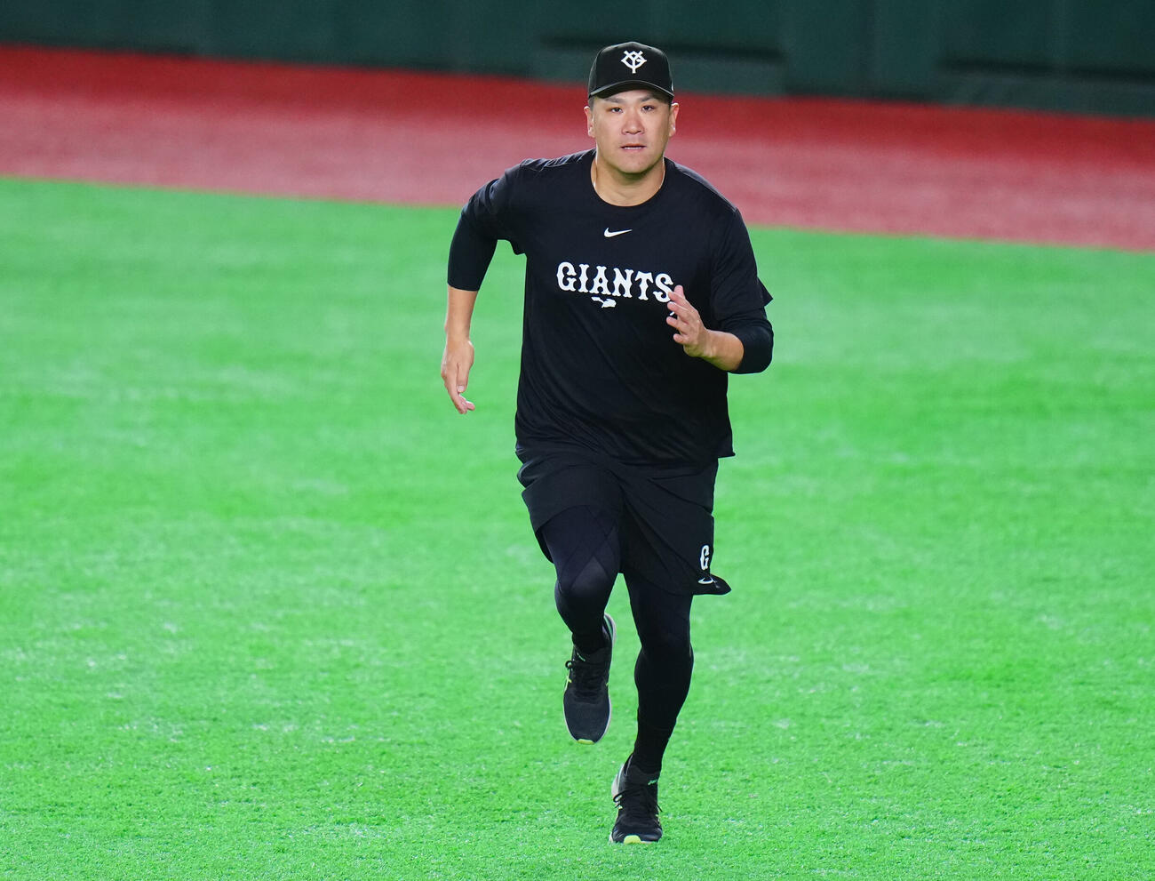 交流戦　巨人対ソフトバンク　試合前練習に臨む巨人田中将大（撮影・垰建太）
