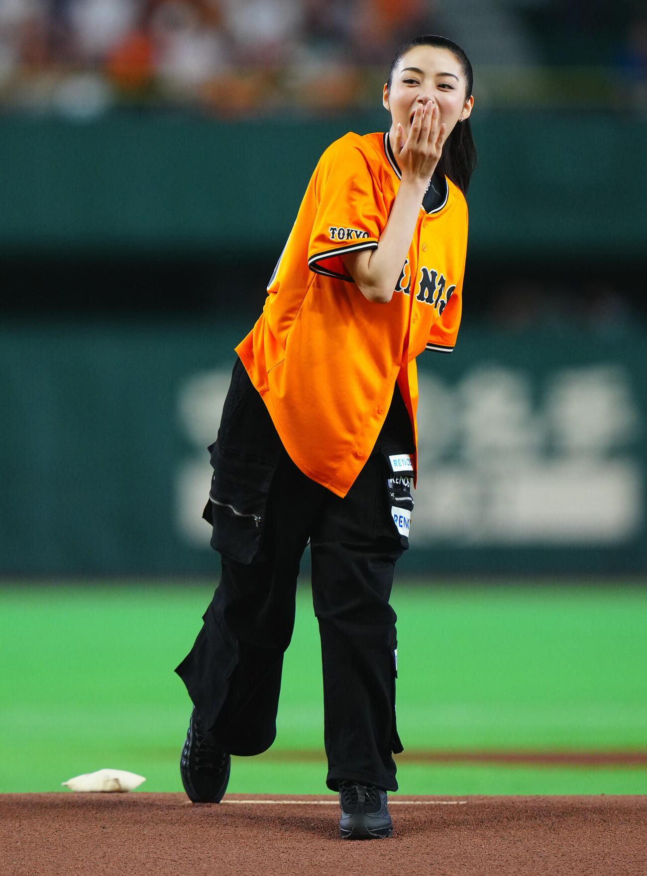 始球式を務める池田エライザ（撮影・垰建太）