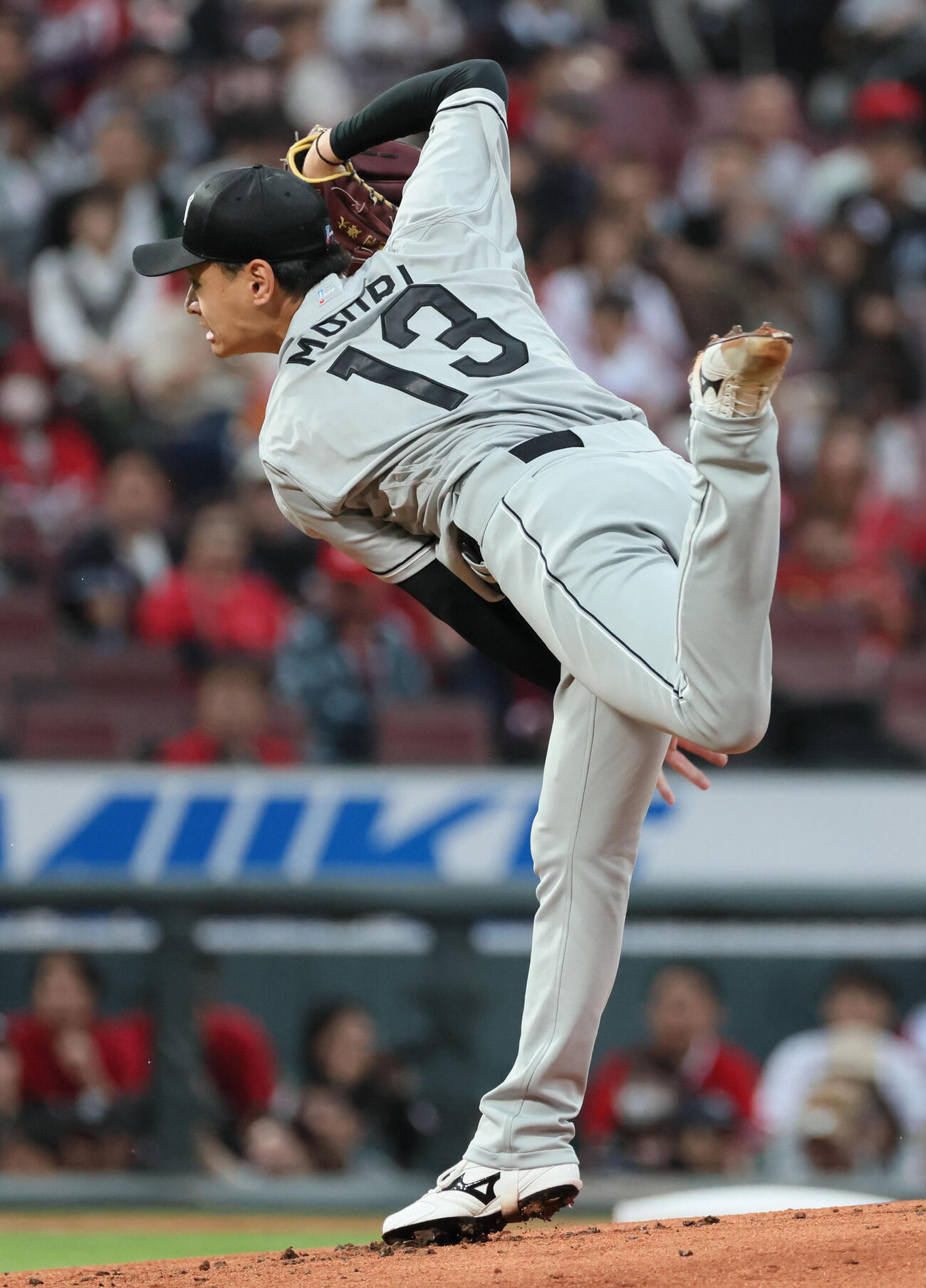 広島対ロッテ　ロッテ先発の毛利海大（撮影・加藤孝規）