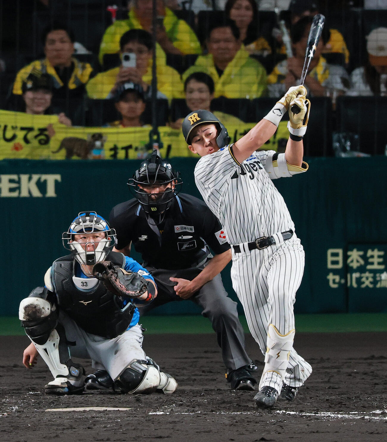 セ・パ交流戦　阪神対日本ハム2回戦　阪神対日本ハム　5回裏阪神無死、立石正広は三敵失で出塁する（撮影・上山淳一）＝2026年5月27日