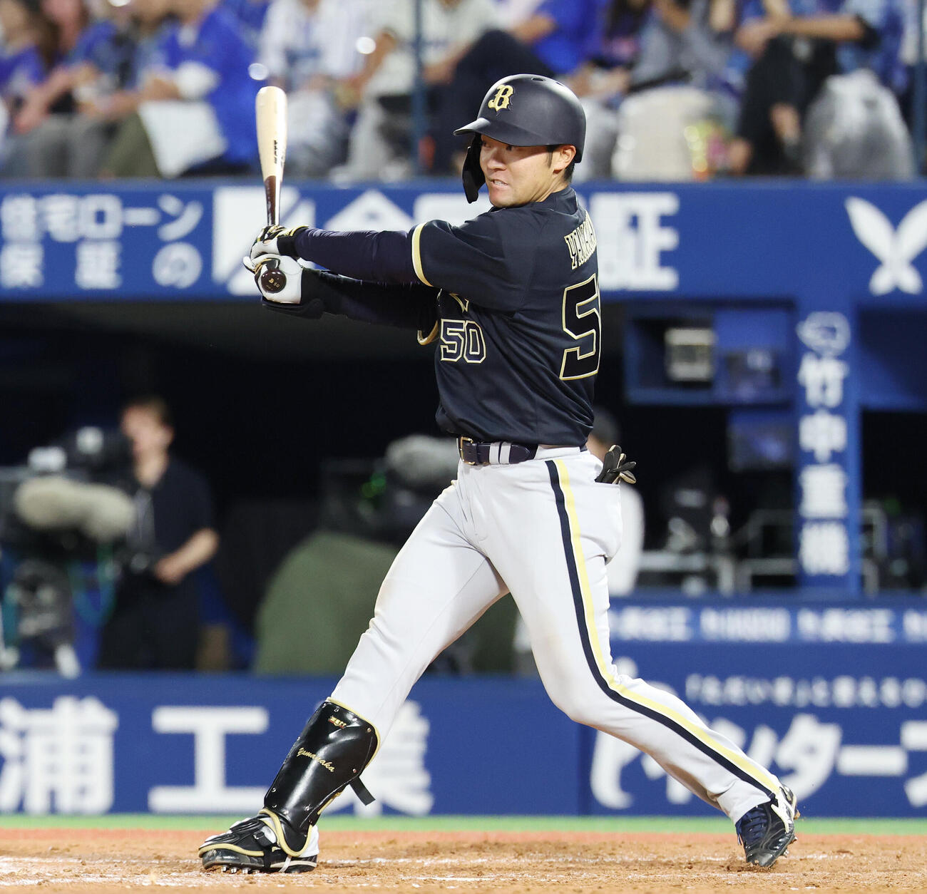 DeNA対オリックス　5回表オリックス2死一塁、左前打を放つ山中稜真（撮影・宮地輝）