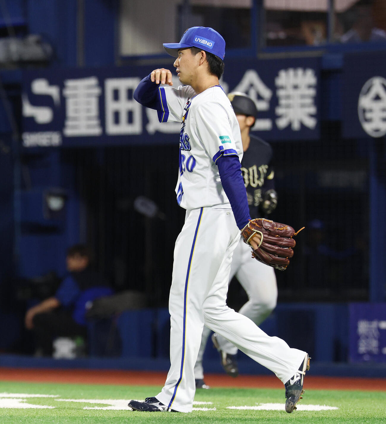 DeNA対オリックス　4回表オリックス1死一、二塁、来田涼斗に適時二塁打を浴びる篠木健太郎（撮影・宮地輝）
