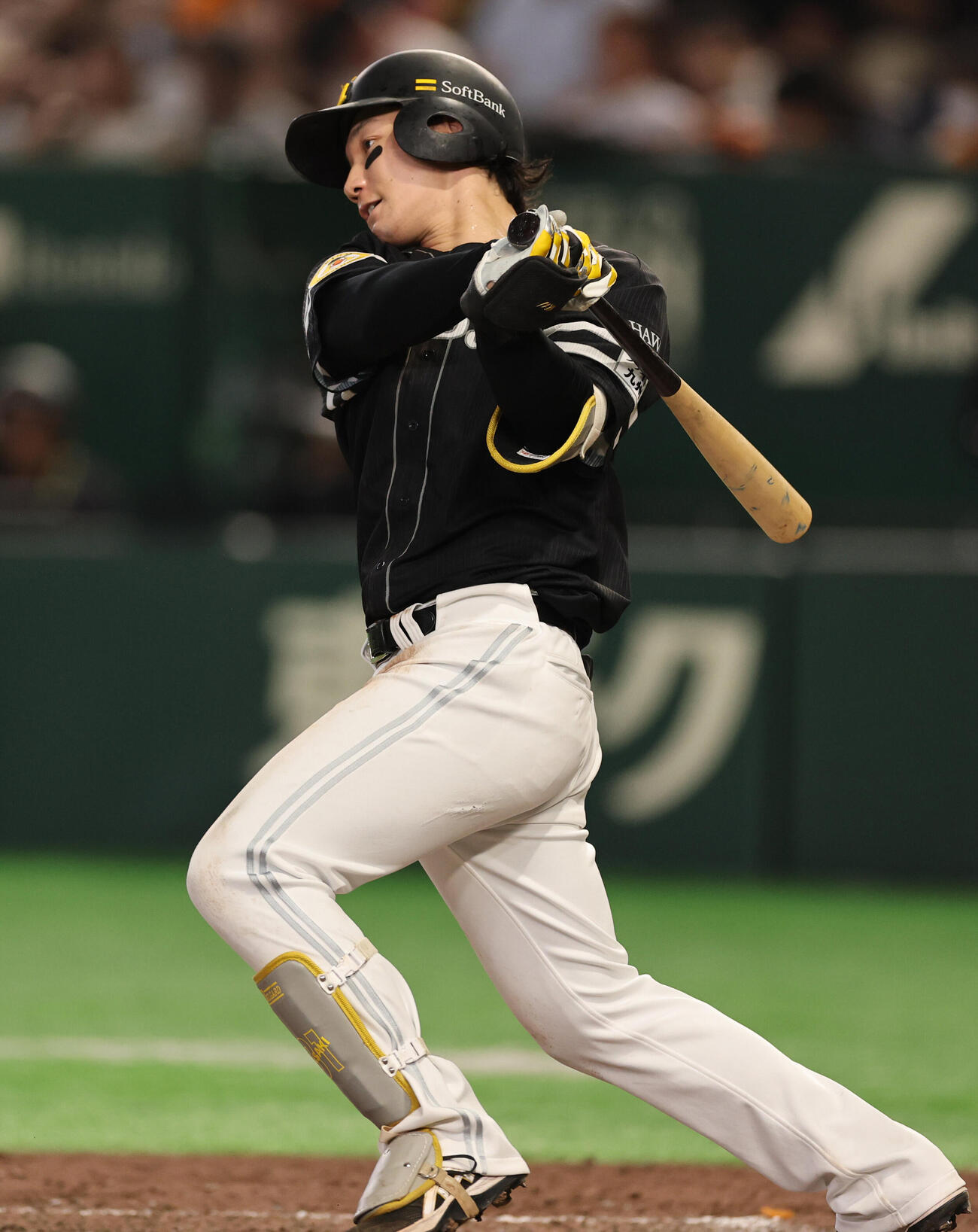 巨人対ソフトバンク　5回表ソフトバンク無死、内野安打を放つ正木智也（撮影・野上伸悟）