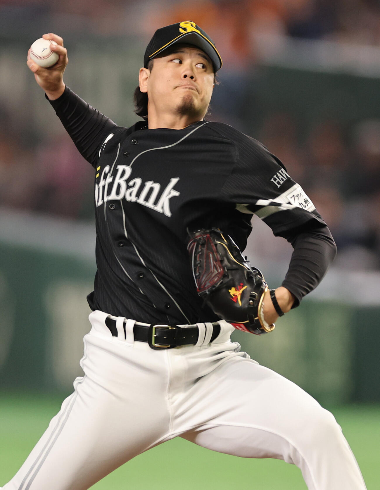 巨人対ソフトバンク　力投するソフトバンク上茶谷大河（撮影・野上伸悟）
