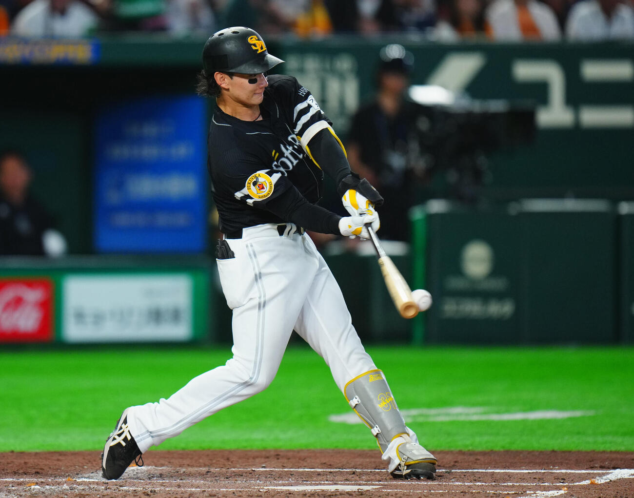 交流戦　巨人対ソフトバンク　3回表ソフトバンク無死、左前打を放つ正木智也（撮影・垰建太）