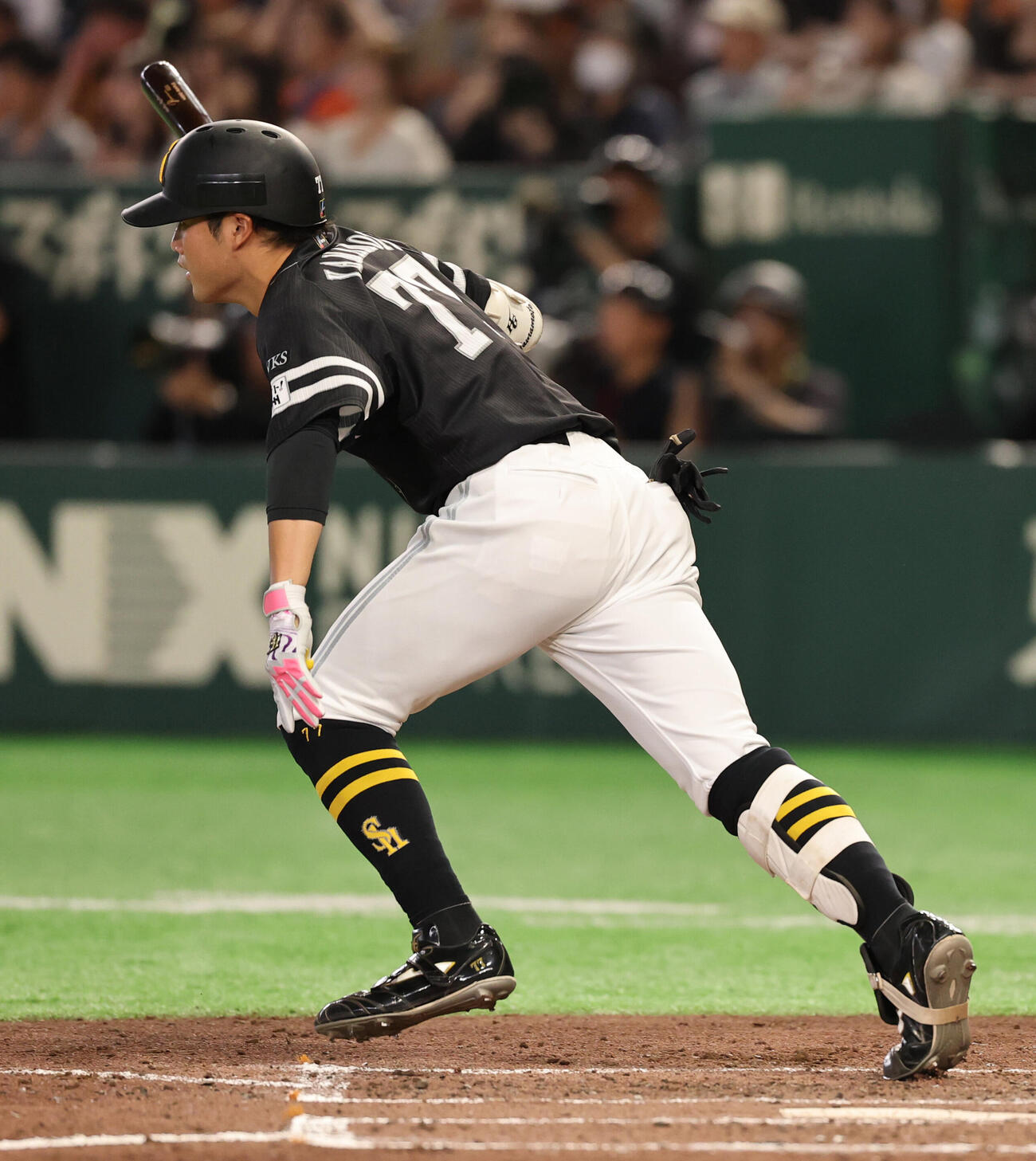 巨人対ソフトバンク　3回表ソフトバンク2死一、三塁、先制適時安打を放つ山本恵大（撮影・野上伸悟）