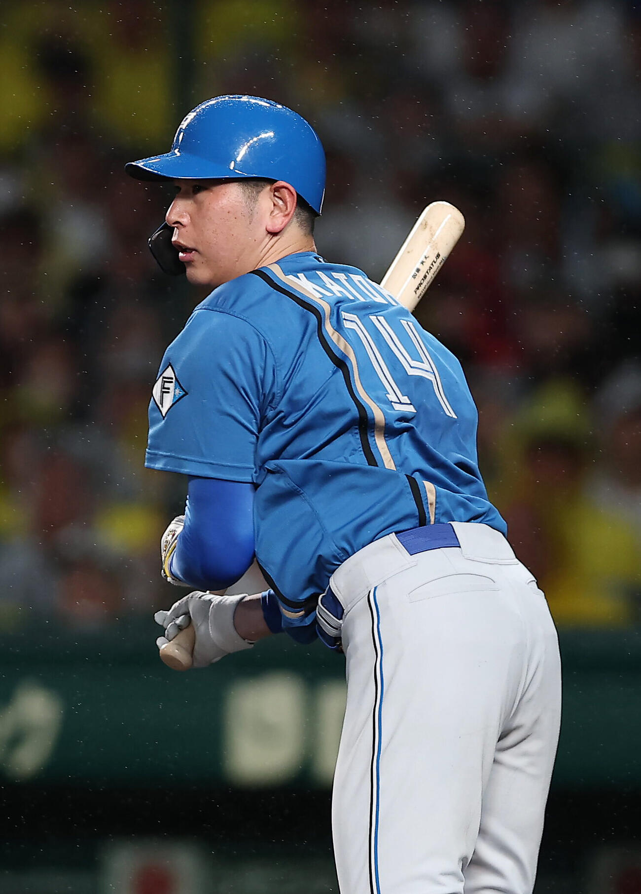 阪神対日本ハム　5回表日本ハム2死一、二塁、同点適時打を放つ加藤貴之（撮影・前田充）