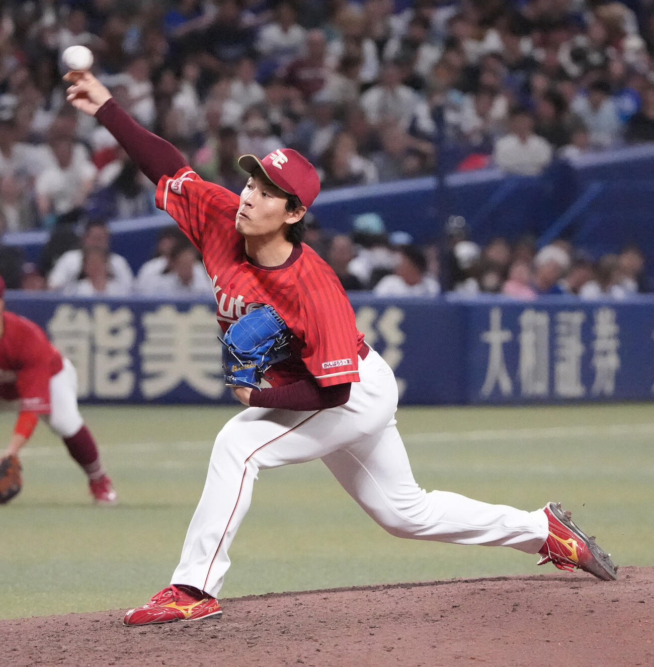 プロ野球交流戦中日対楽天　7回裏、楽天4番手で登板する九谷瑠（撮影・森本幸一）＝2026年5月27日