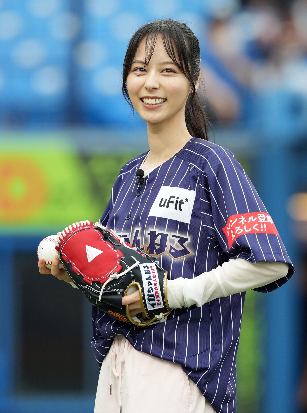 ヤクルト対西武　ファーストピッチセレモニーに臨む山本萩子（撮影・たえ見朱実）＝2026年5月28日