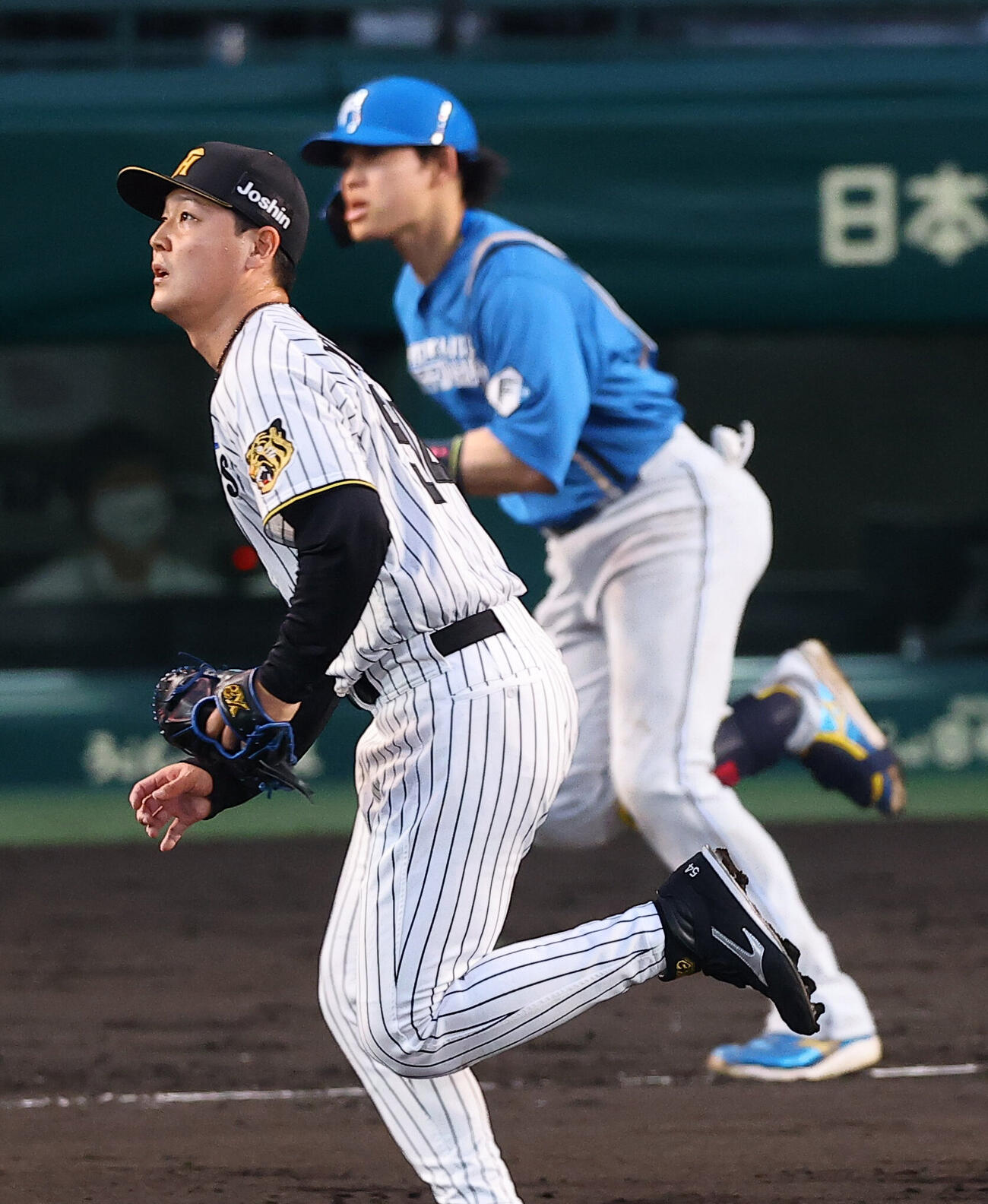 阪神対日本ハム　3回表日本ハム1死二、三塁、木下里都は田宮裕涼に逆転2点適時打を浴びる（撮影・上田博志）