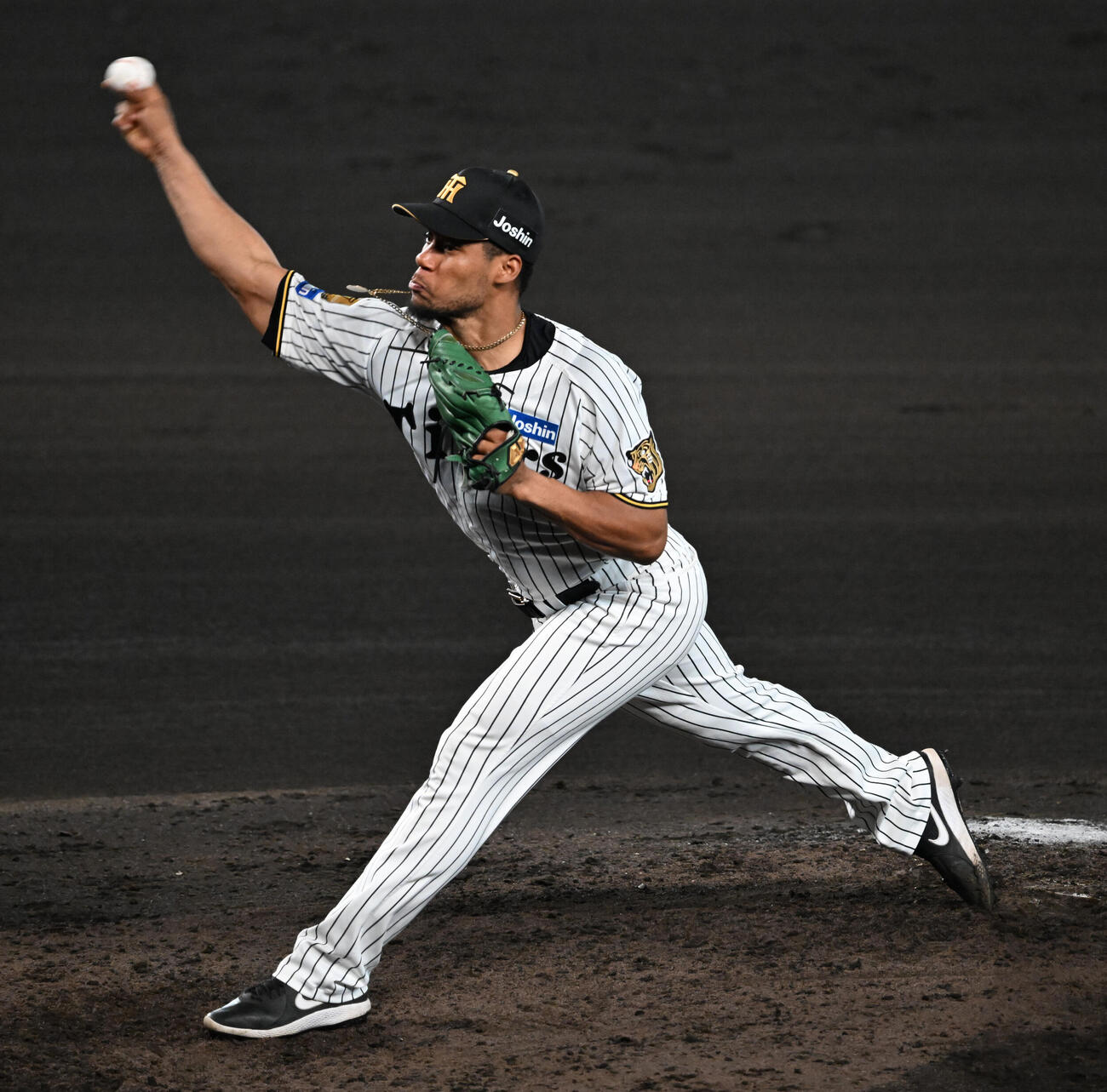 阪神対日本ハム　8回に登板する阪神モレッタ（撮影・和賀正仁）