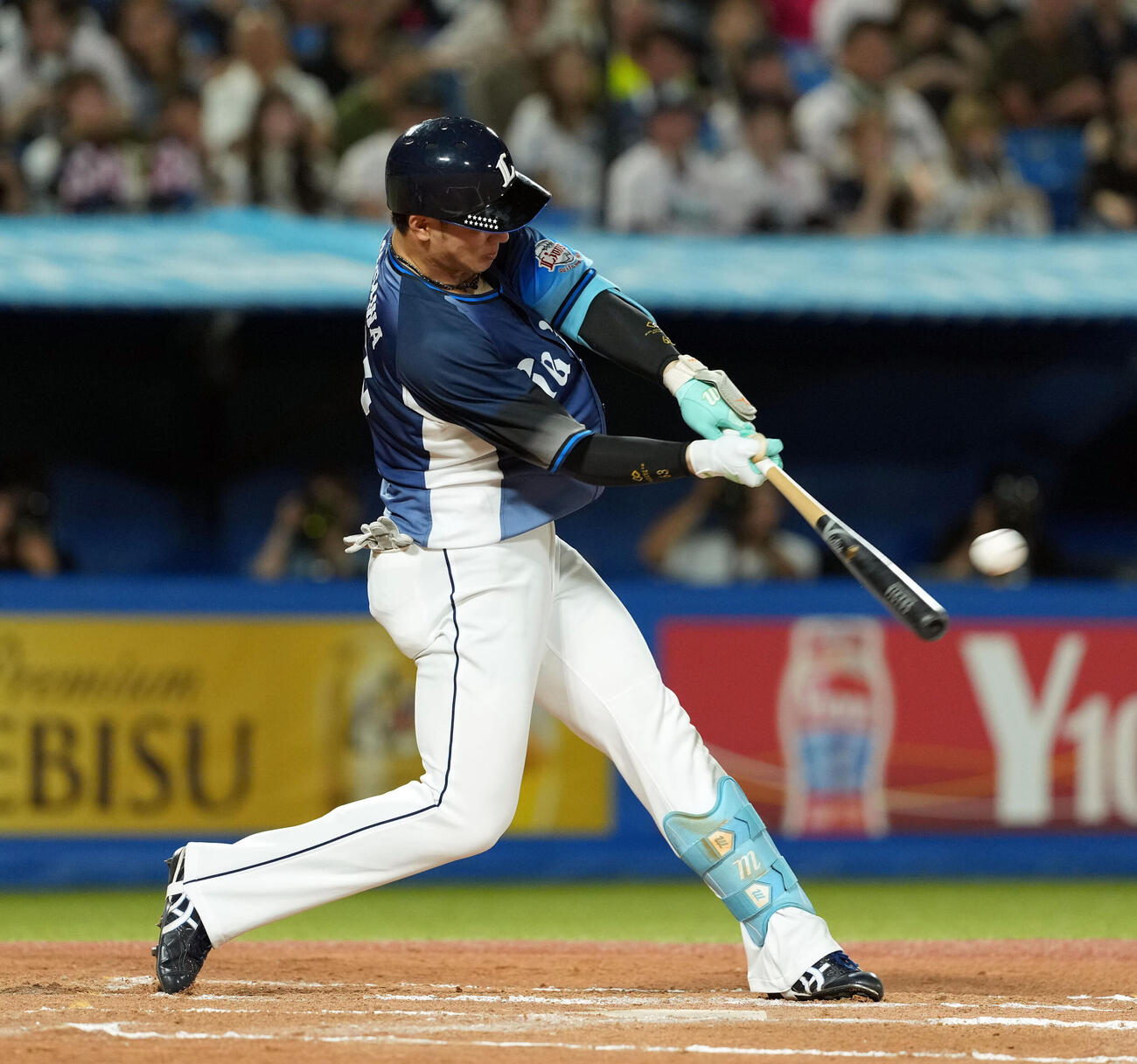 ヤクルト対西武　7回表西武無死、左前打を放った長谷川信哉だったか…（撮影・たえ見朱実）