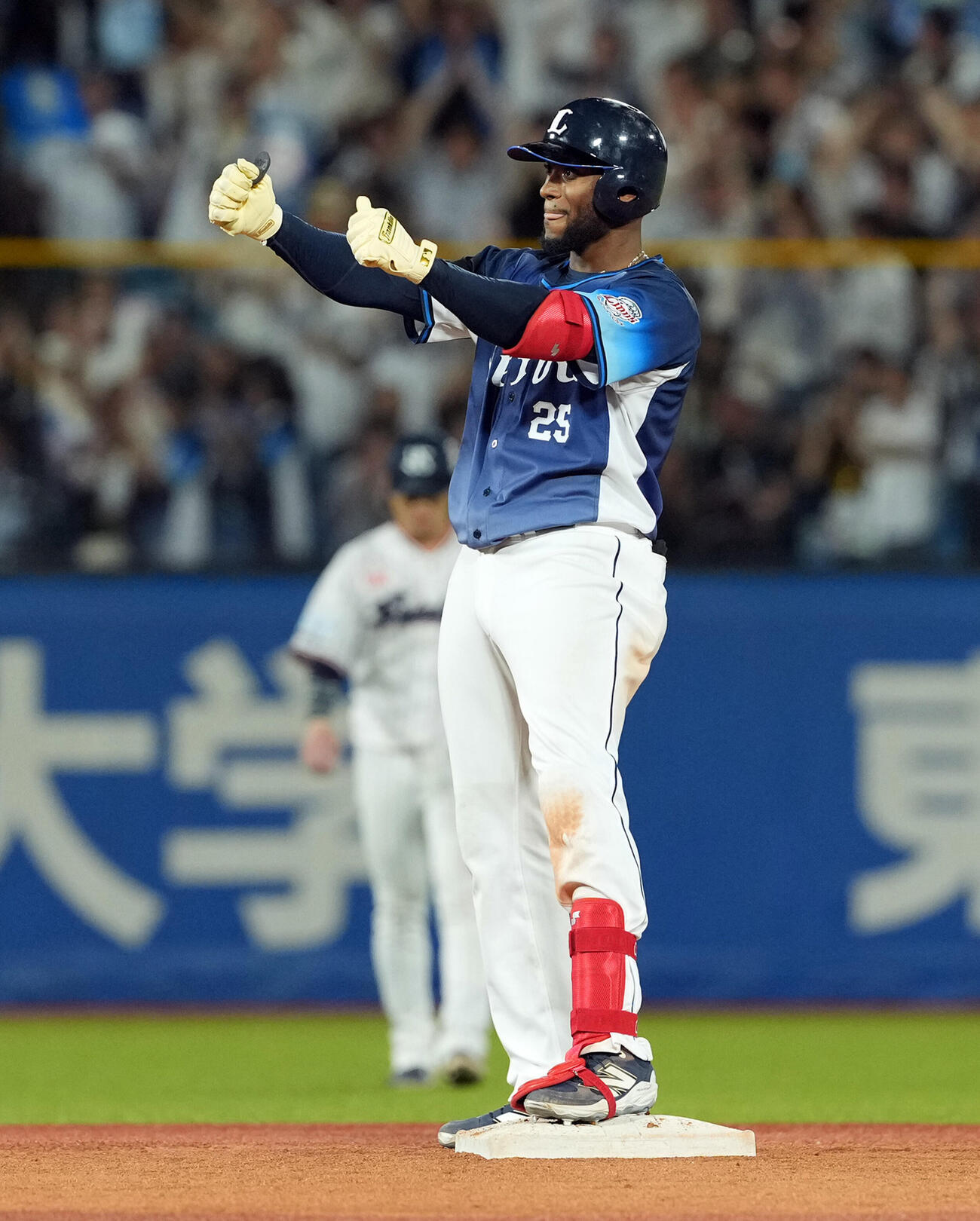ヤクルト対西武　9回表西武2死満塁、走者一掃の適時二塁打を放ったアレクサンダー・カナリオ（撮影・たえ見朱実）＝2026年5月28日