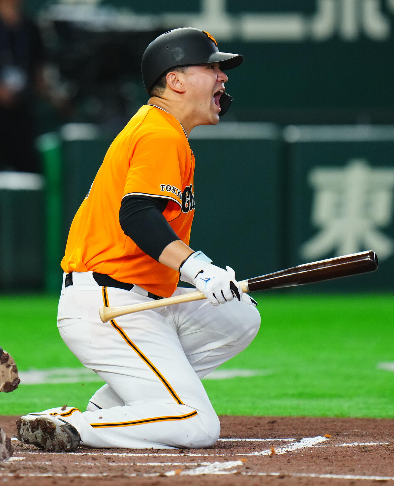 交流戦　巨人対ソフトバンク　4回裏巨人無死一塁、頭部付近への投球に怒る田中将大（撮影・垰建太）