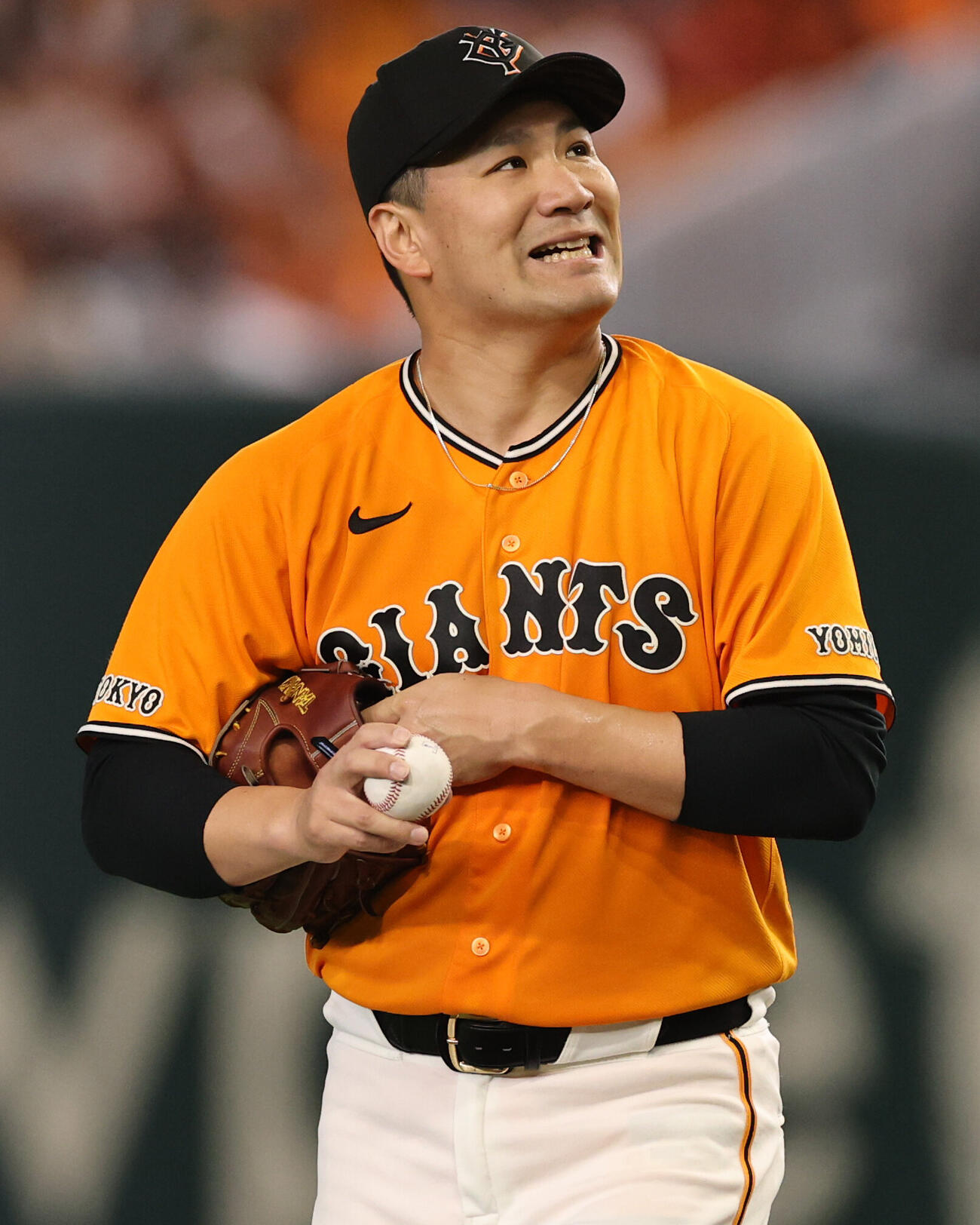 巨人対ソフトバンク　渋い表情を見せる巨人田中将大（撮影・野上伸悟）