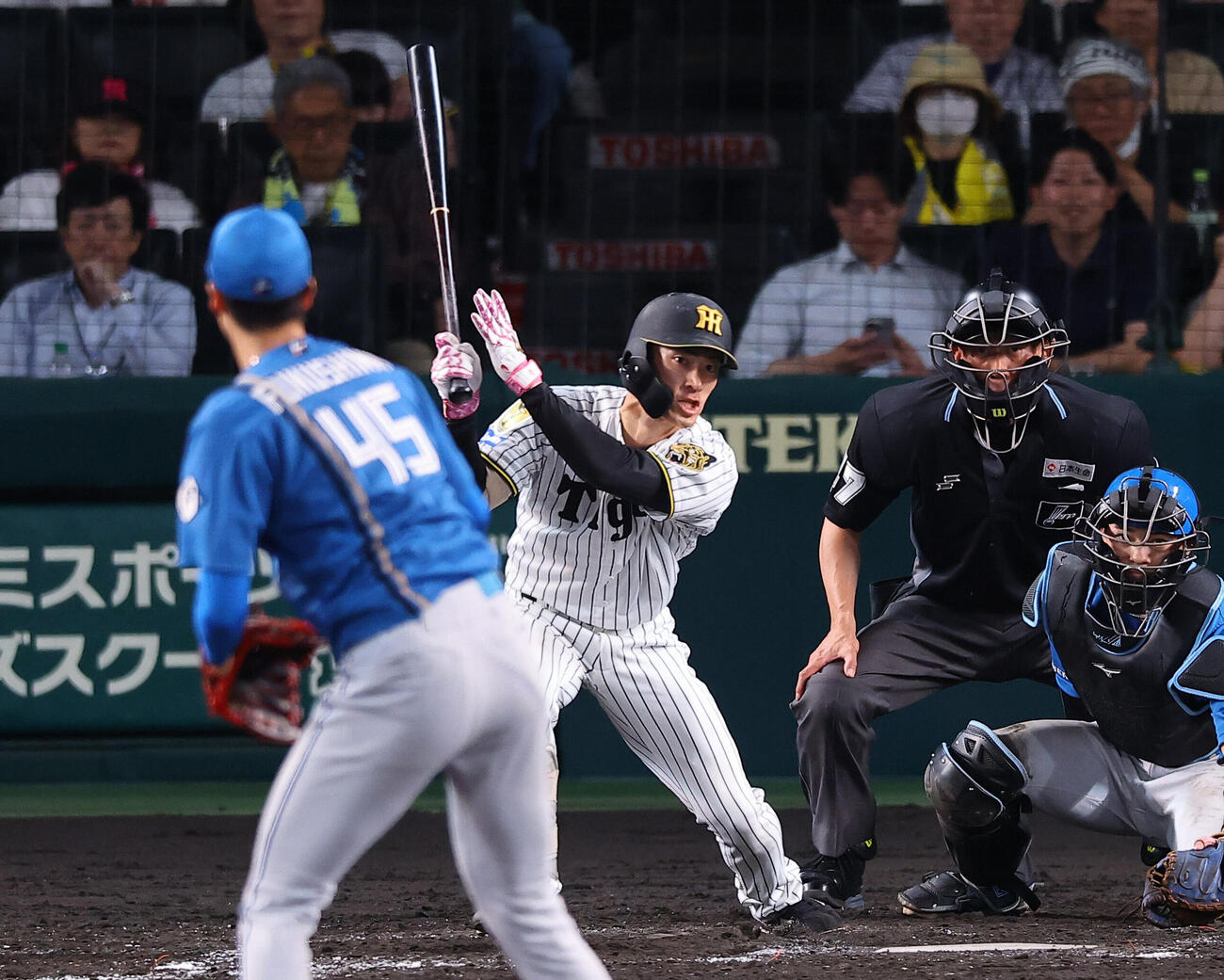 2026年5月28日、阪神対日本ハム　5回裏阪神2死、福島圭音は安打を放つ（撮影・上田博志）