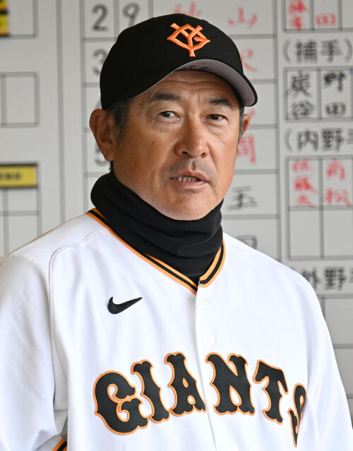 【巨人】石井琢朗２軍監督退場、岡田悠希の打球判定巡り遅延抗議　１度は本塁打判定もファウルに