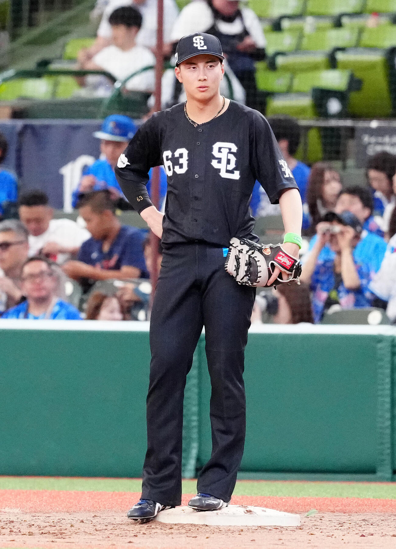 交流戦　西武対DeNA　試合前、シートノックに臨む西武長谷川信哉（撮影・江口和貴）