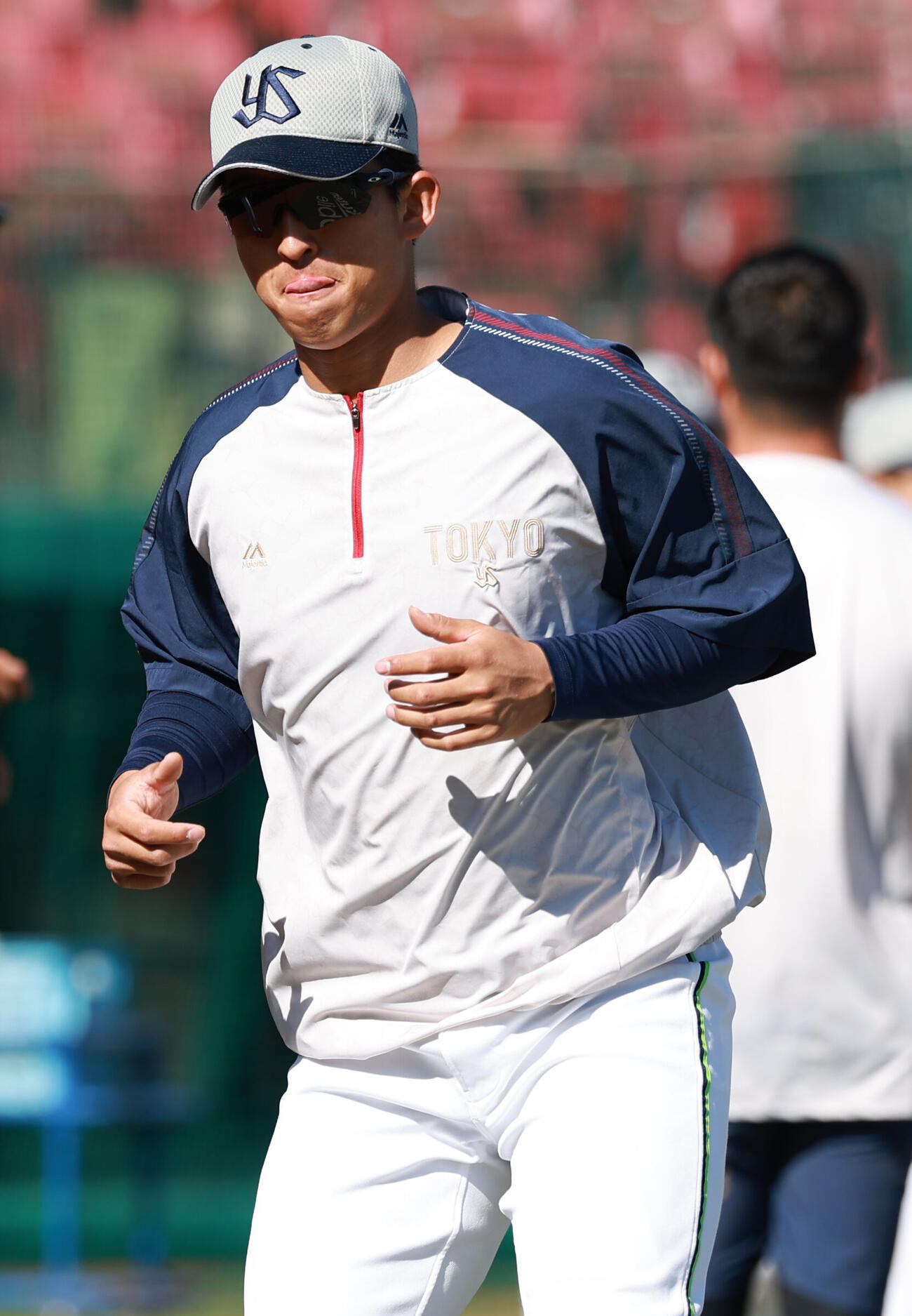交流戦　楽天対ヤクルト　試合前、アップするヤクルト松下歩叶（撮影・水谷安孝）