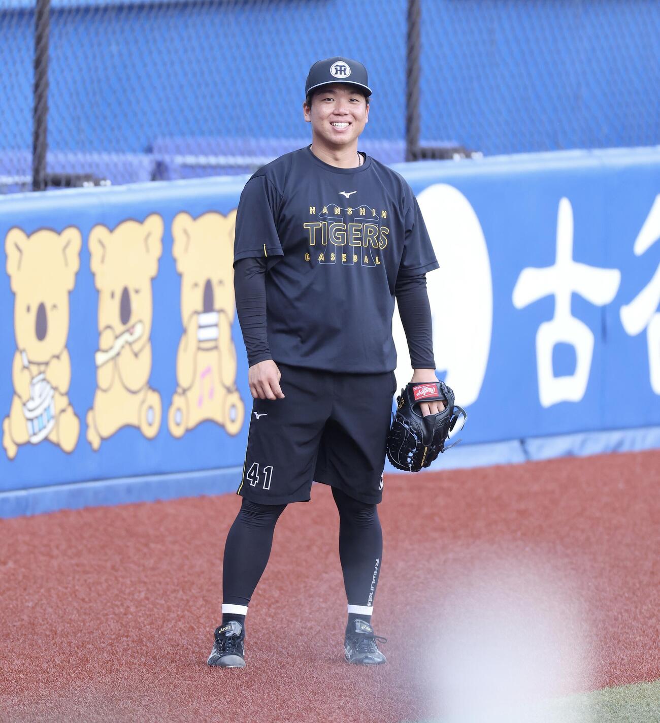 ロッテ対阪神　試合前、笑顔を見せる阪神村上頌樹（撮影・河田真司）＝2026年5月29日