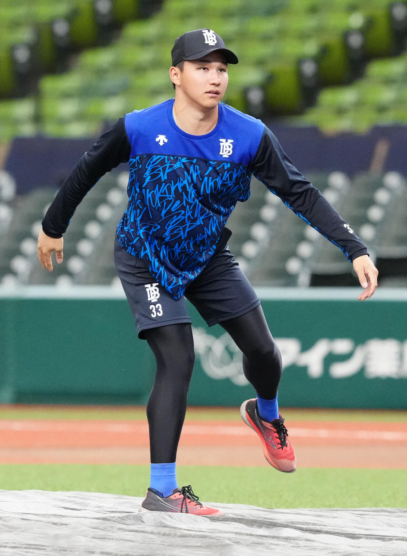 交流戦　西武対DeNA　試合前練習でマウンドの感触を確かめるDeNA武田陸玖（撮影・江口和貴）