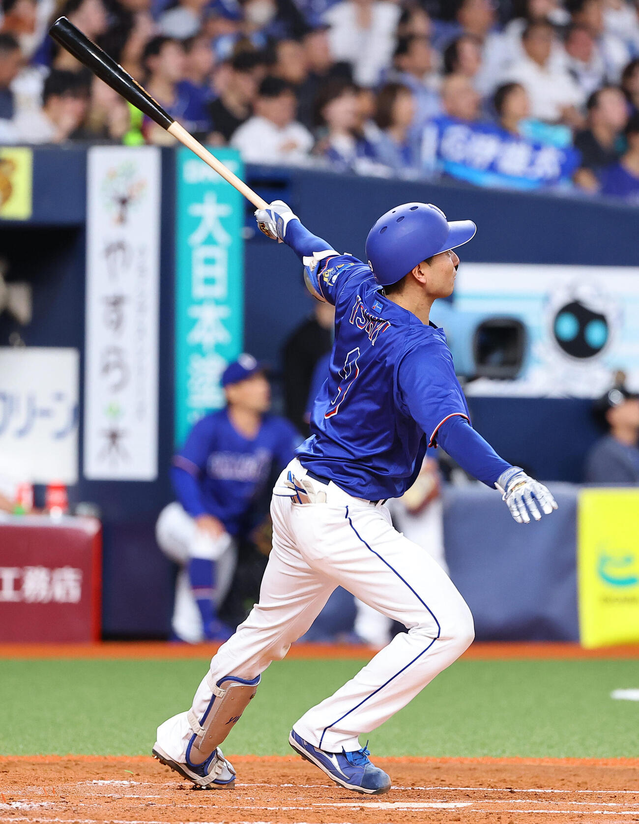 オリックス対中日　4回表中日2死、石伊雄太は同点本塁打を放つ（撮影・上田博志）