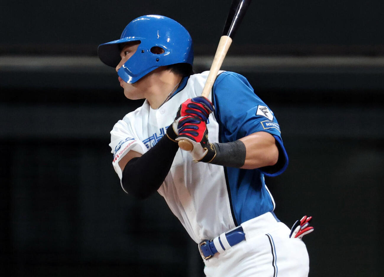 日本ハム対巨人　2回裏日本ハム1死二塁、野村佑希は適時打を放つ（撮影・浅見桂子）