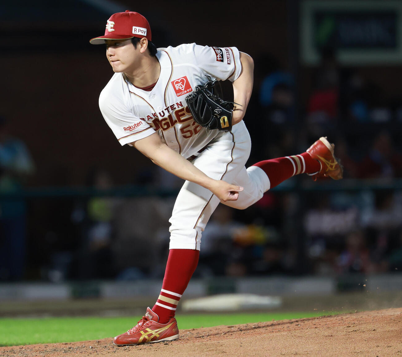 交流戦　楽天対ヤクルト　楽天3番手津留崎大成（撮影・水谷安孝）