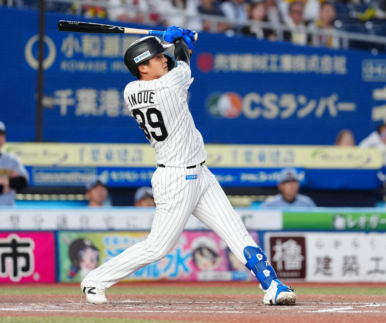 ロッテ対阪神　2回裏ロッテ2死二塁、右飛に倒れる井上広大（撮影・鈴木みどり）