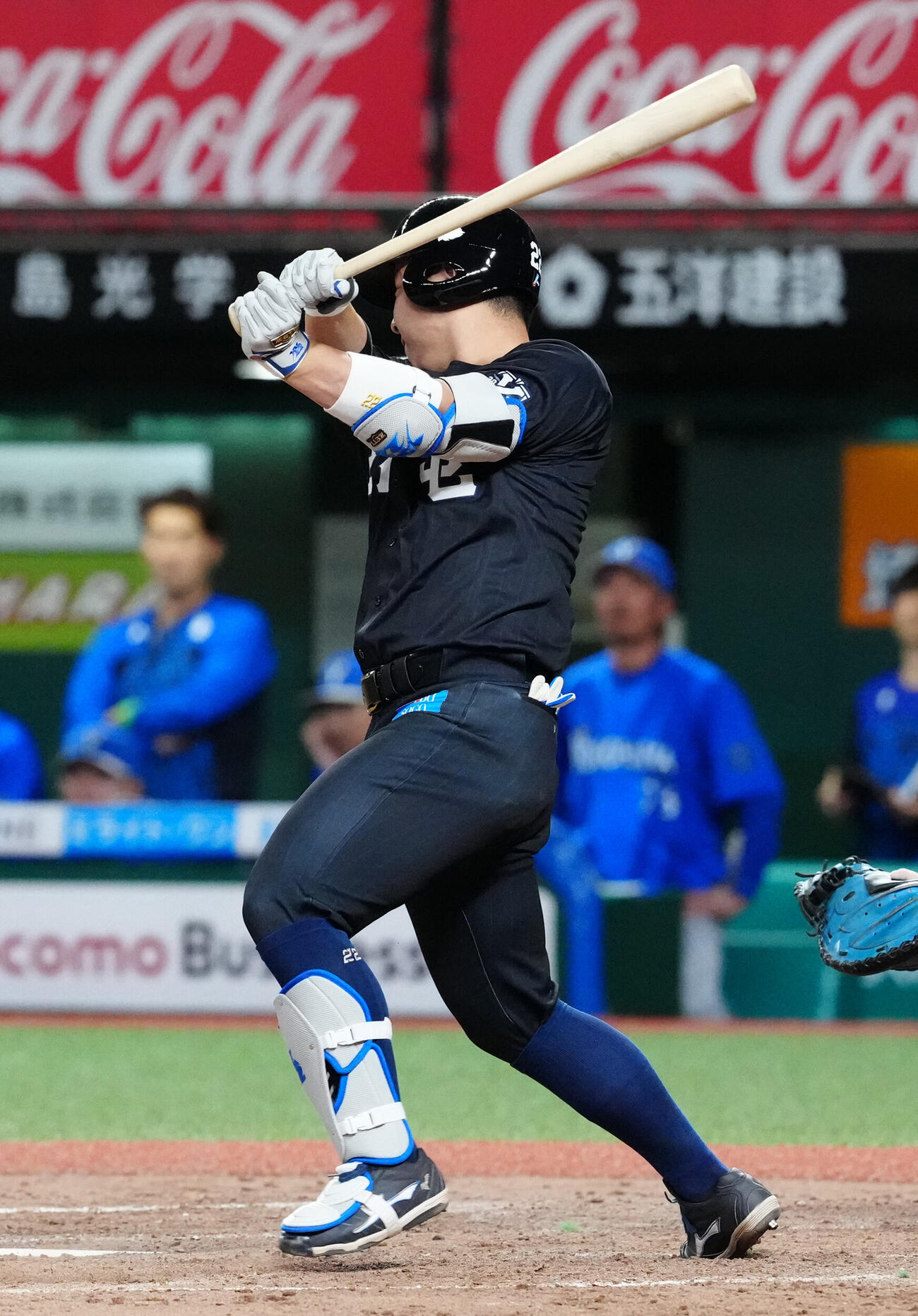 交流戦　西武対DeNA 3回裏西武2死三塁、適時打を放つ古賀悠斗（撮影・江口和貴）＝2026年5月29日