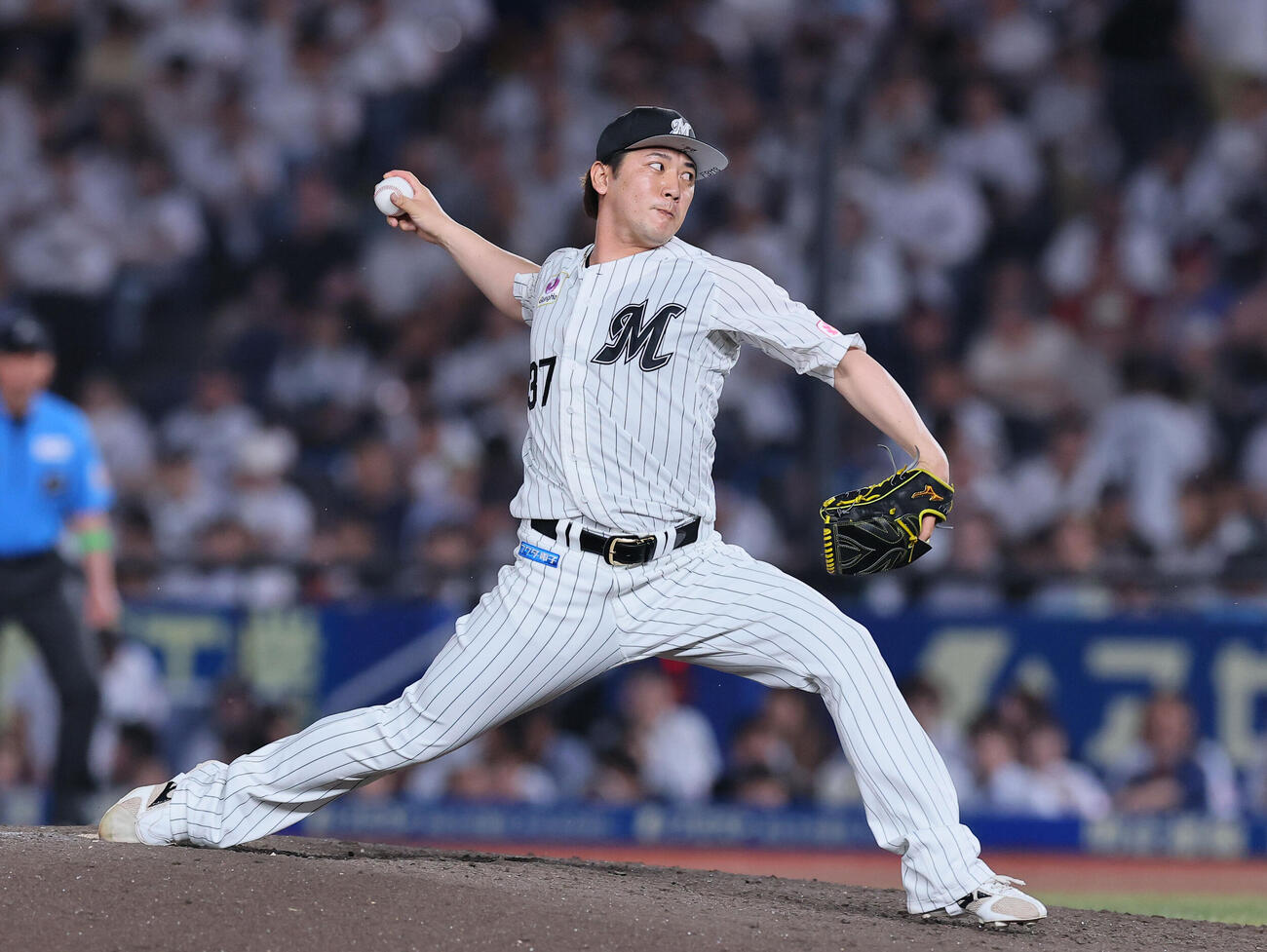 ロッテ対阪神　7回、2番手で登板したロッテ小野郁（撮影・藤尾明華）ZOZOマリンスタジアム