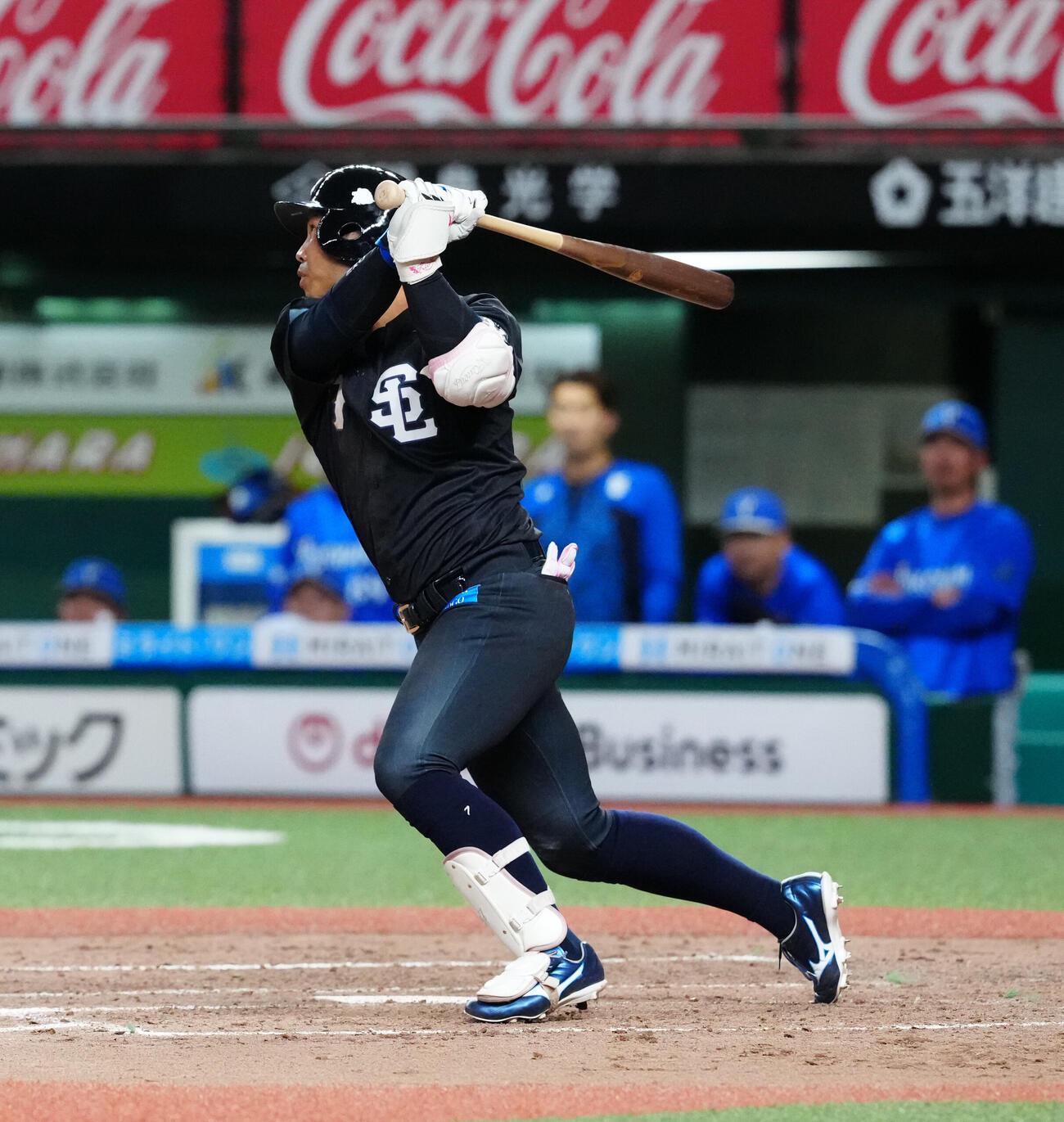 交流戦　西武対DeNA 3回裏西武無死一塁、適時三塁打を放つ桑原将志（撮影・江口和貴）