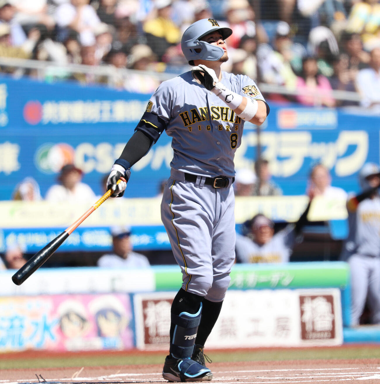 ロッテ対阪神　1回表阪神2死、先制ソロ本塁打を放つ佐藤輝明（撮影・増田悦実）
