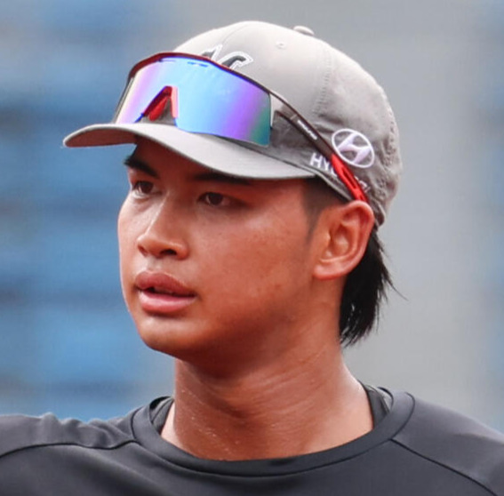 ロッテ対阪神　1軍に合流し練習するロッテ桜井ユウヤ（撮影・増田悦実）