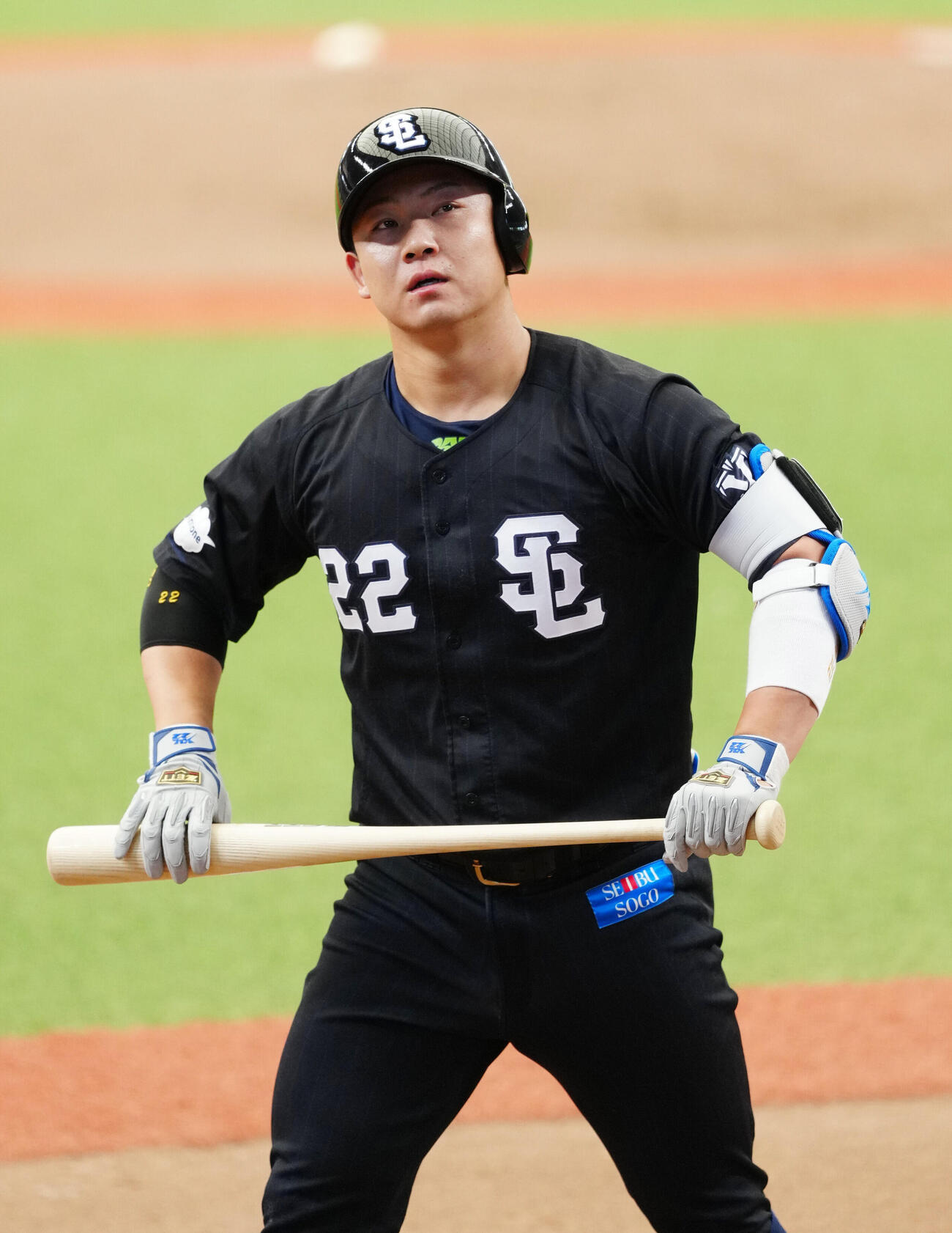 交流戦　西武対DeNA　試合前、ウオーミングアップを行う西武古賀悠斗（撮影・江口和貴）＝2026年5月31日