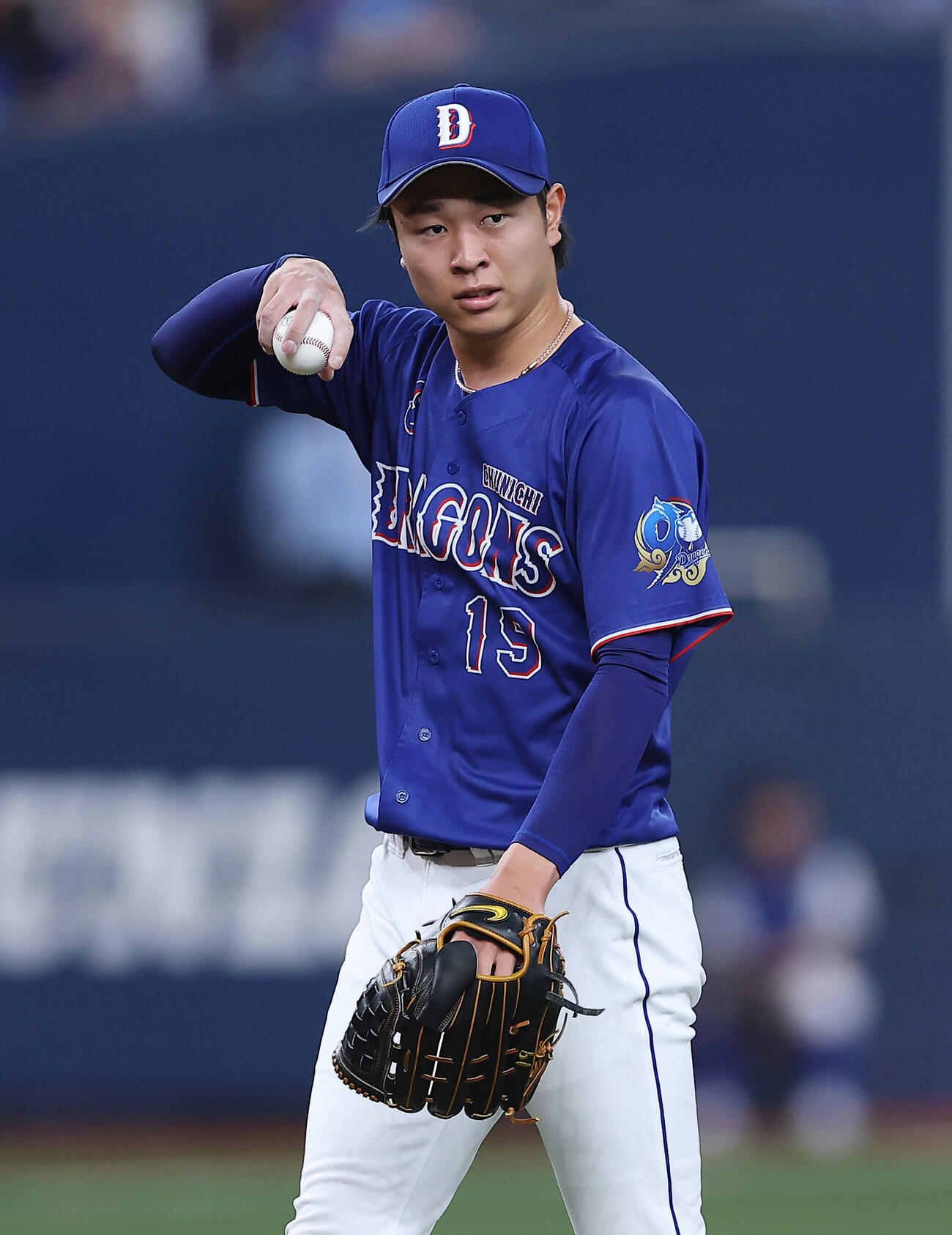 オリックス対中日　1回裏オリックス1死三塁、西川龍馬に適時打を許し、汗をぬぐう高橋宏斗（撮影・前田充）