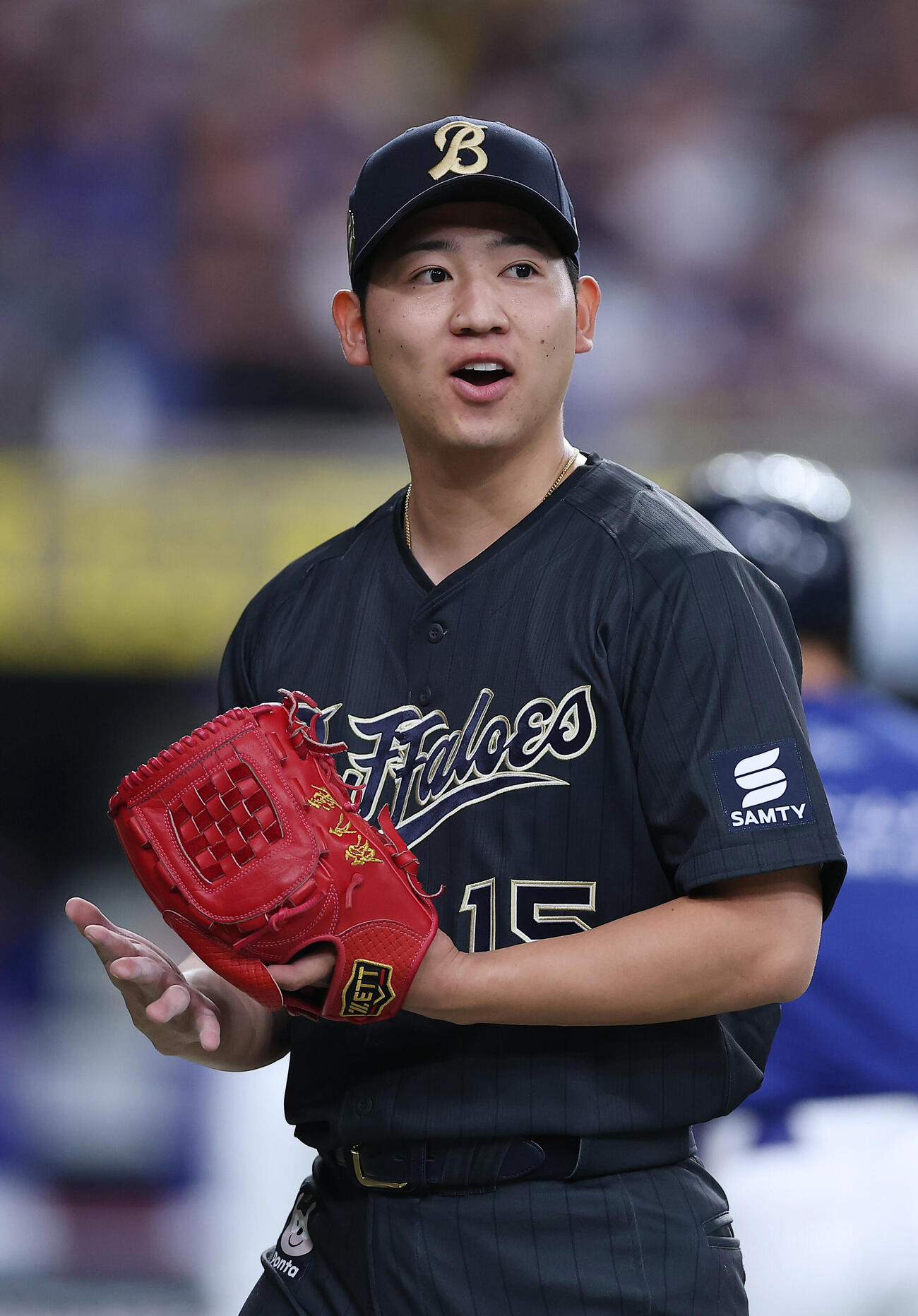 オリックス対中日　8回表の中日打線を抑え、笑顔を見せるオリックス椋木蓮（撮影・前田充）