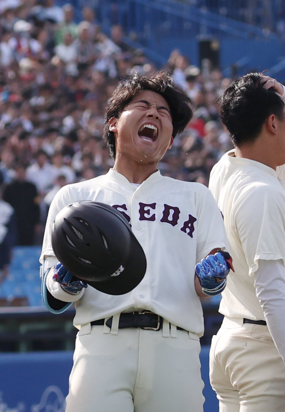 6大学野球　慶大対早大　9回裏早大2死一、三塁、徳丸快晴はサヨナラ打を放ちガッツポーズする（撮影・柴田隆二）（＝2026年5月31日）
