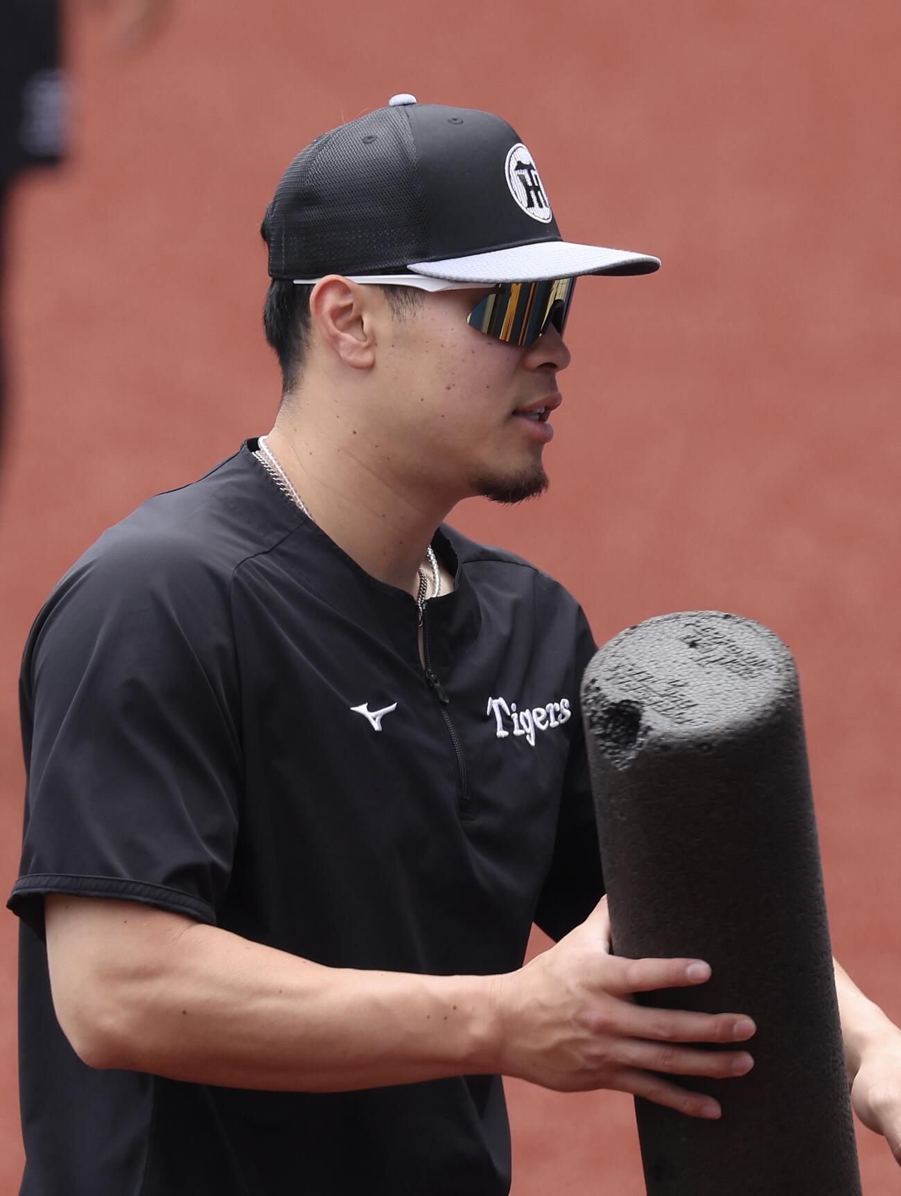 交流戦　ロッテ対阪神　試合前、練習に臨む阪神佐藤輝明（撮影・河田真司）＝2026年5月31日