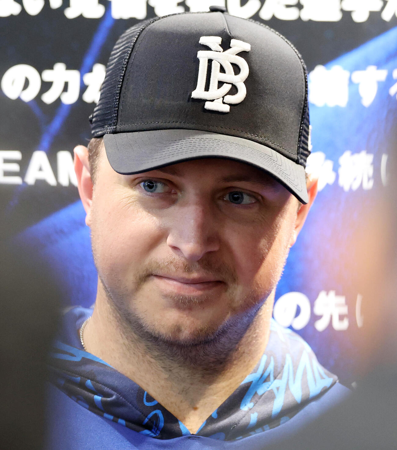 取材対応するDeNAコックス（2026年4月撮影）