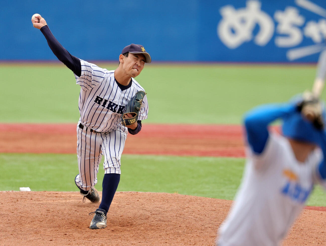 立大対東大　力投する立大・三河（2024年10月撮影）