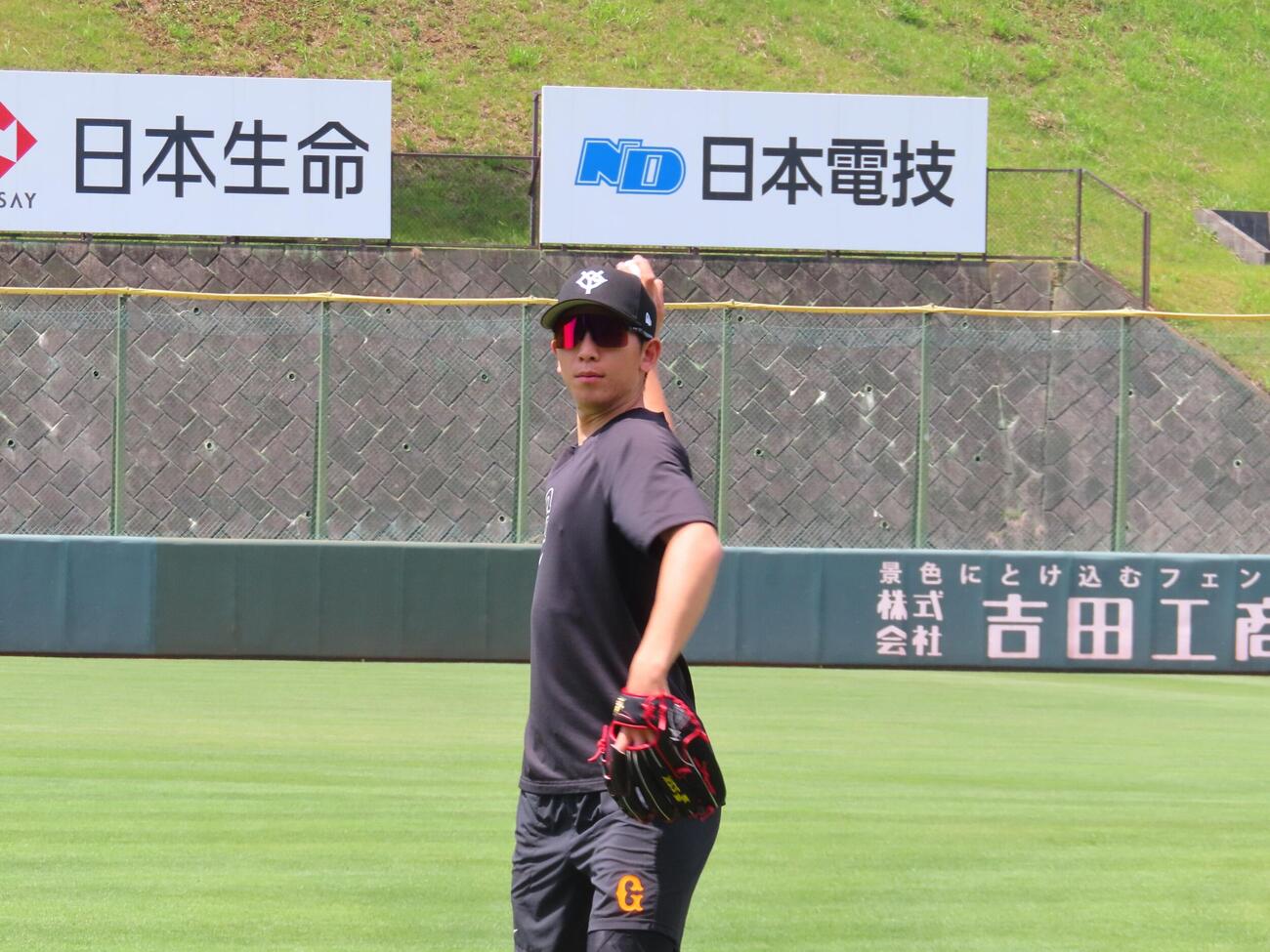 投手練習に参加する巨人戸郷翔征