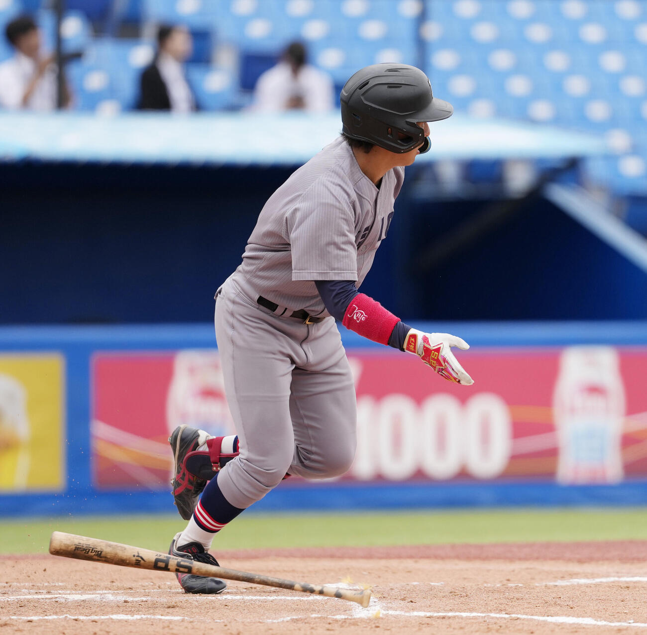 東京6大学野球春季フレッシュトーナメント　慶大対東大　7回表慶大1死一塁、左前打を放つ清原勝児（撮影・小島史椰）＝2026年6月2日